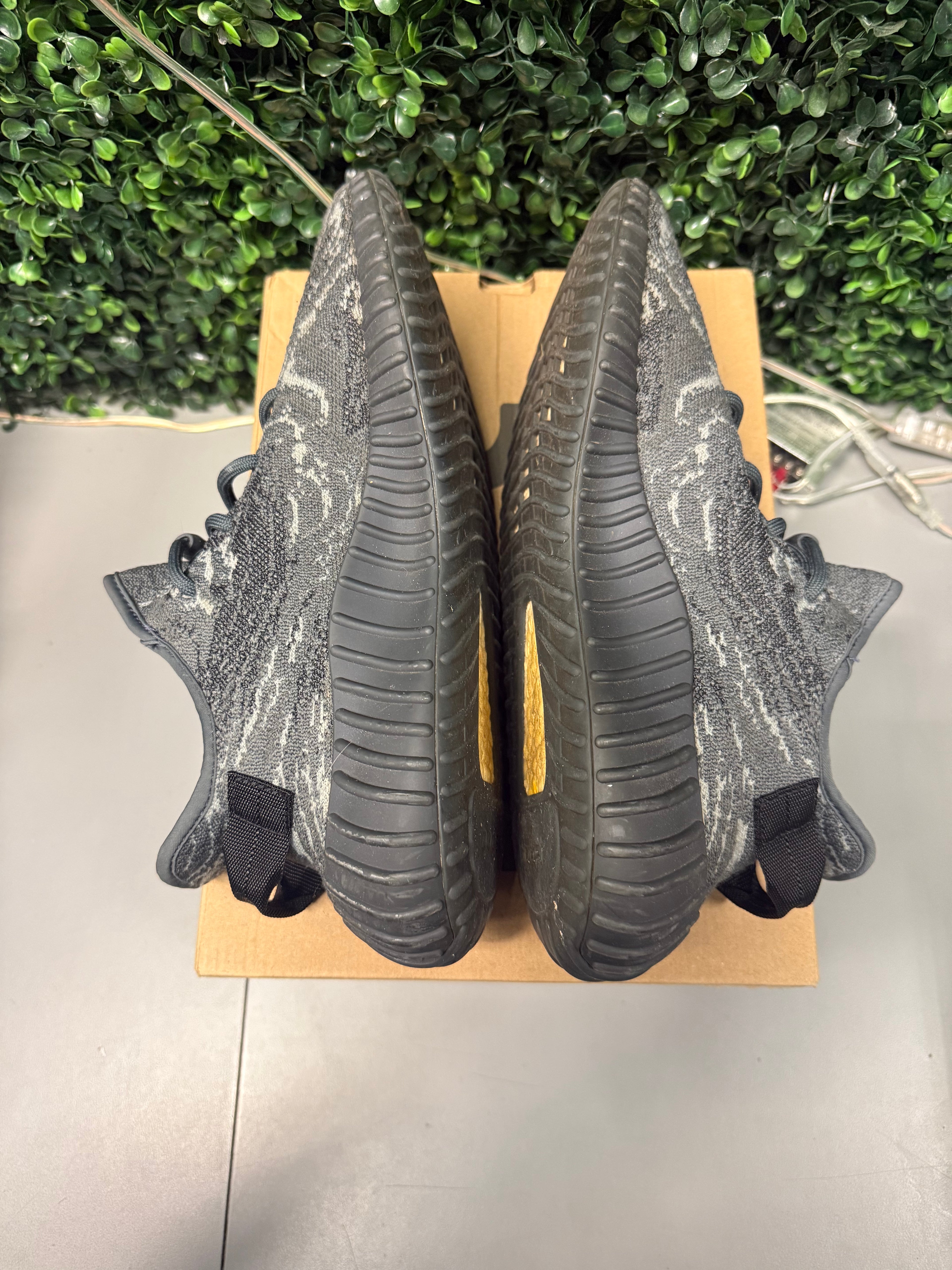 Adidas Yeezy Boost 350 V2 "MX Dark Salt" Size 8.5 Preowned
