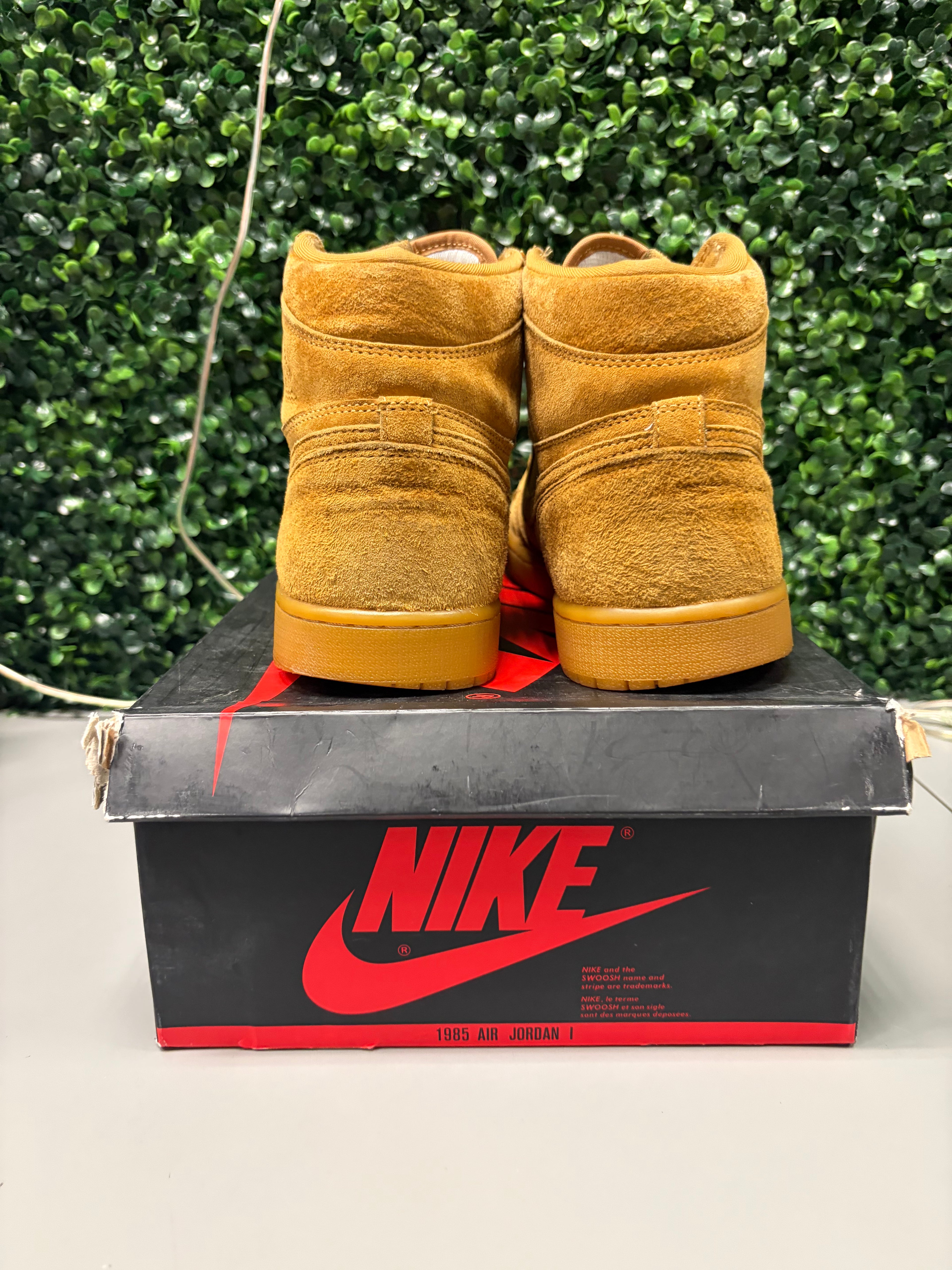 Jordan 1 Retro High "Wheat" Size 11 Preowned