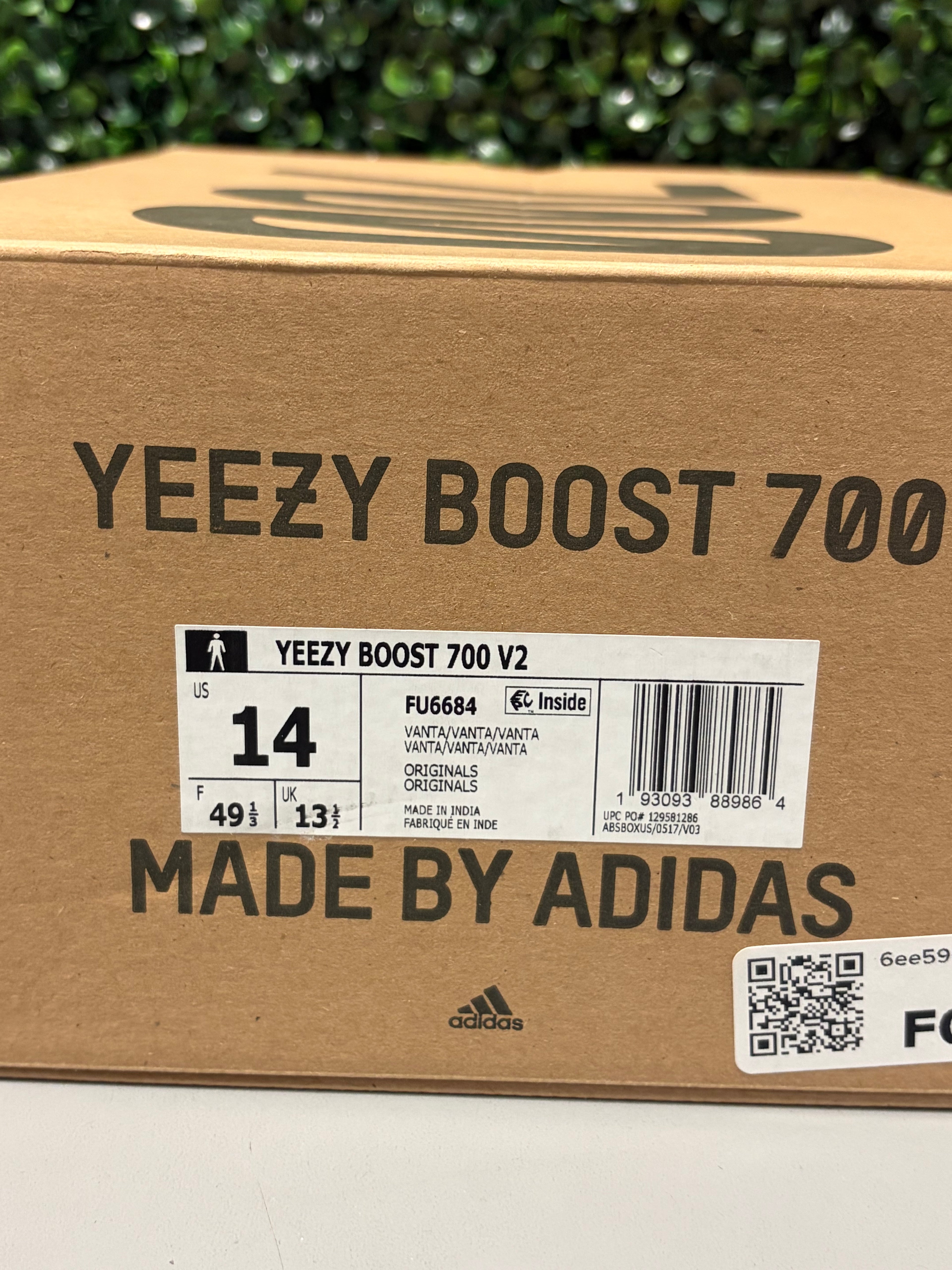 Yeezy Boost 700 "Analog" Size 13 Preowned