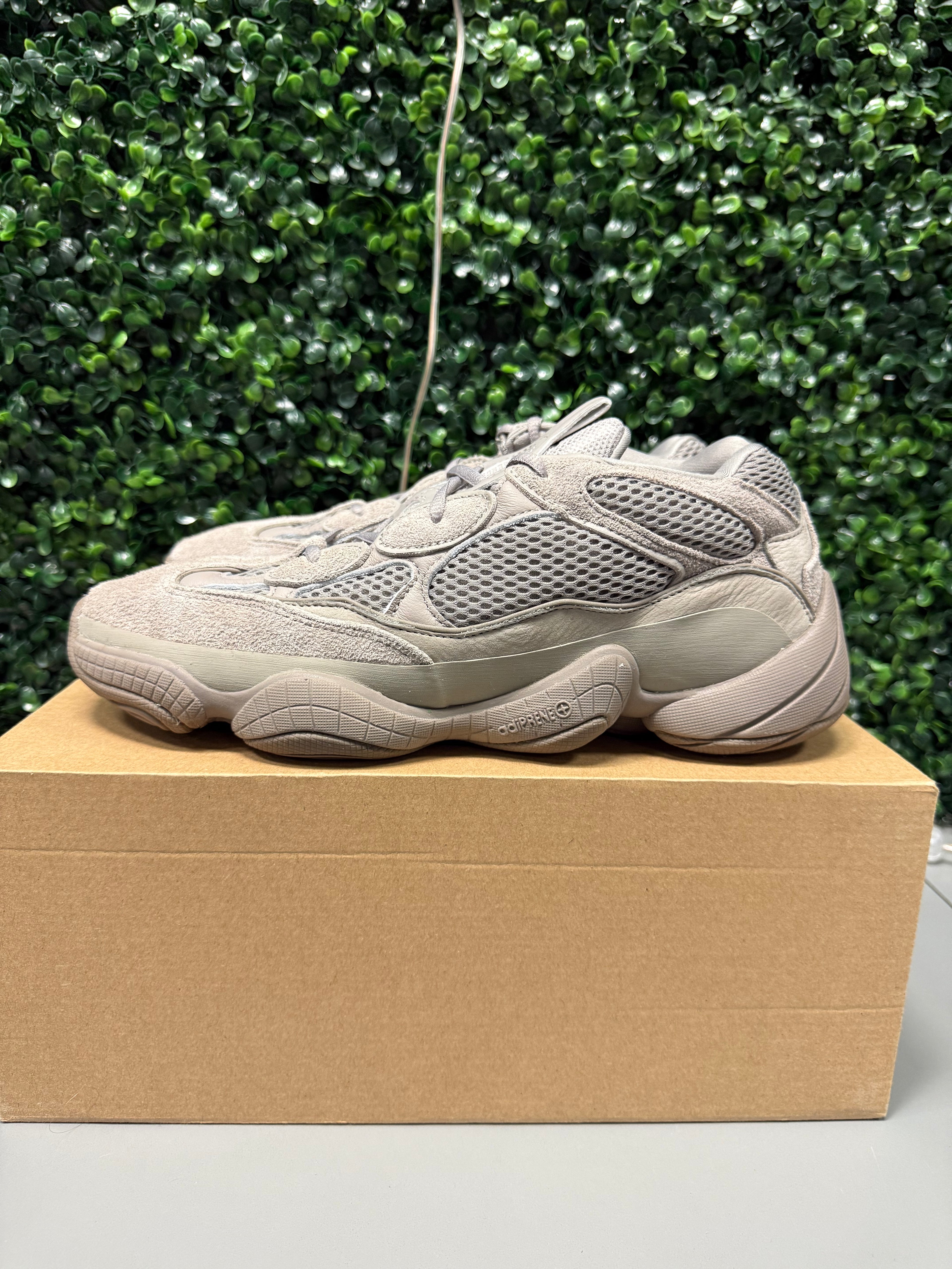 Yeezy 500 "Ash Grey" Size 11 Preowned