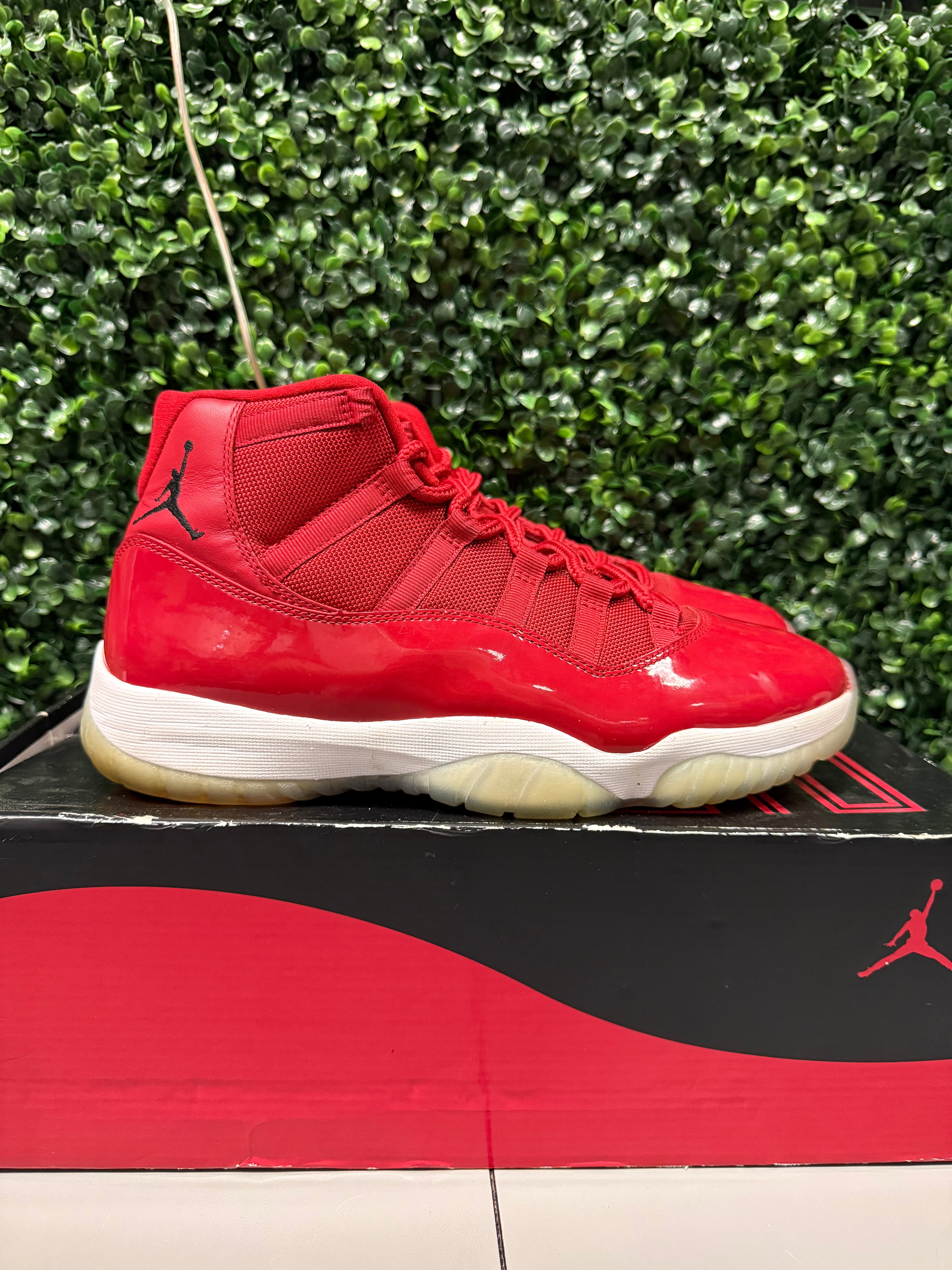 Jordan 11 High “Win Like 96” Size 10.5 Preowned