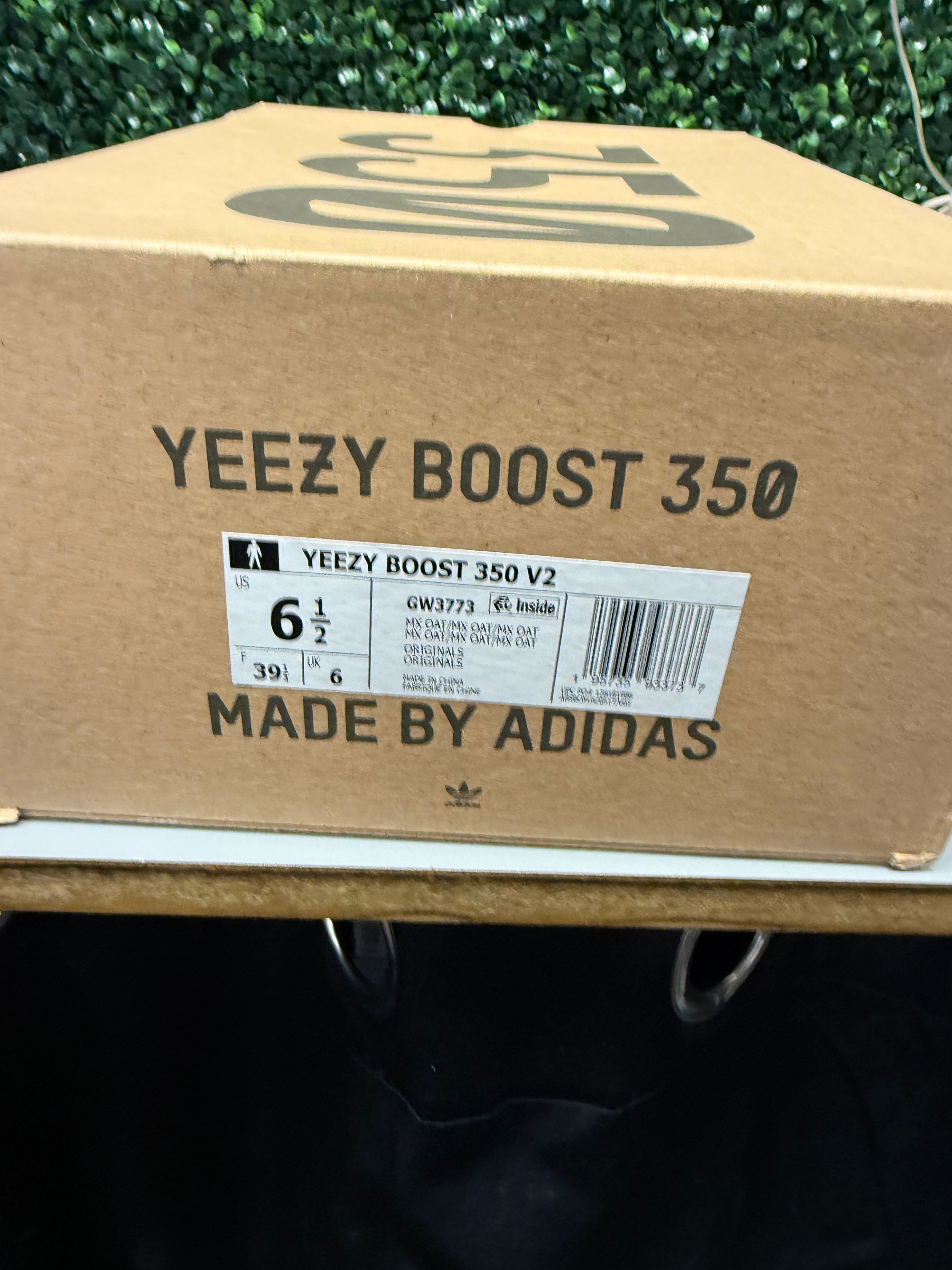 Yeezy 350 V2 "Mx Oat" Size 6.5 Preowned