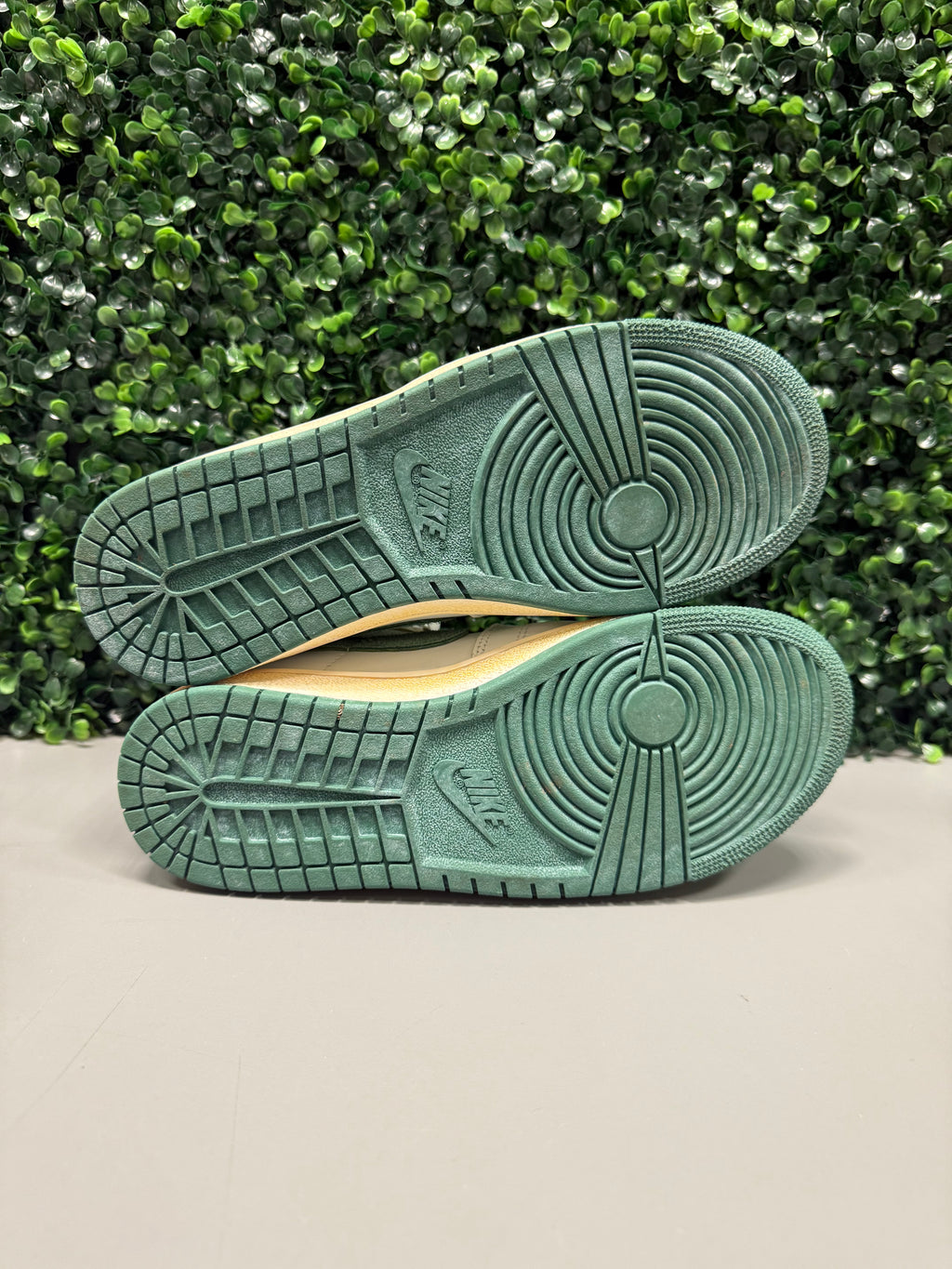 Nike Jordan Air Ship PE SP A Ma Maniére "Green Stone" Size 7.5 Preowned