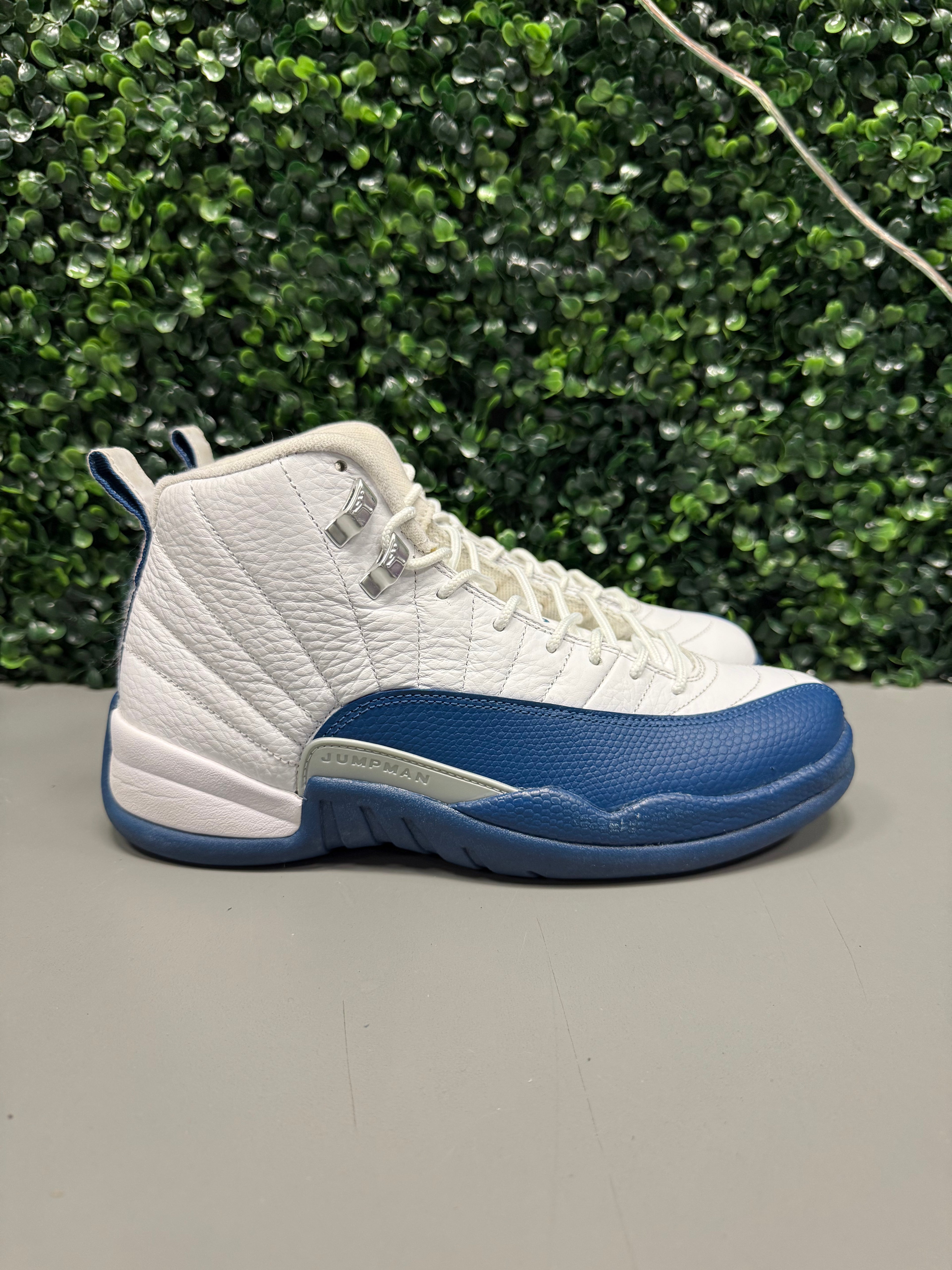 Jordan 12 "French Blue 2016" Size 8 Preowned