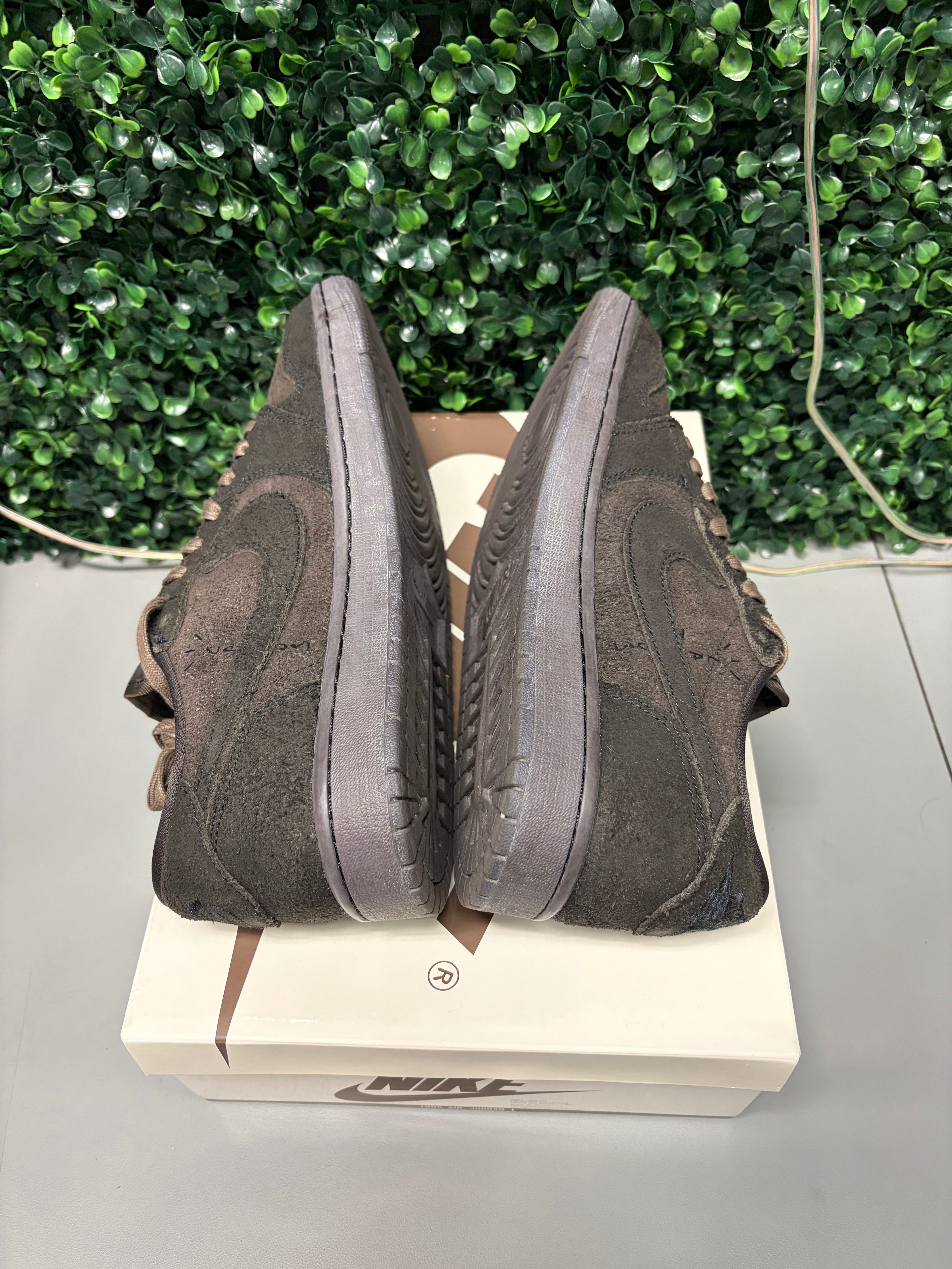 Jordan 1 Retro Low OG SP Travis Scott "Velvet Brown" Size 9 Preowned