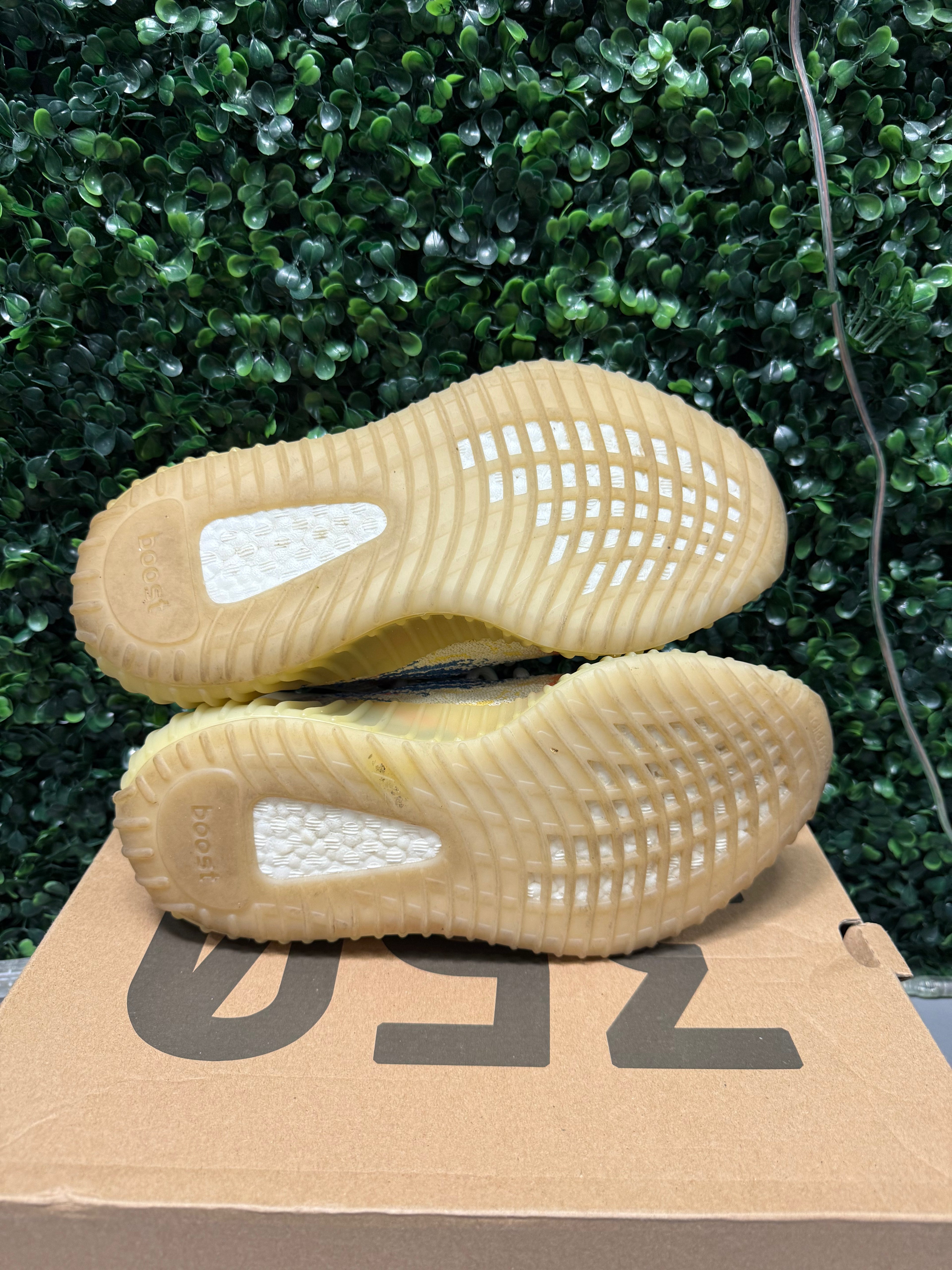 Yeezy 350 V2 "Mx Oat" Size 6.5 Preowned