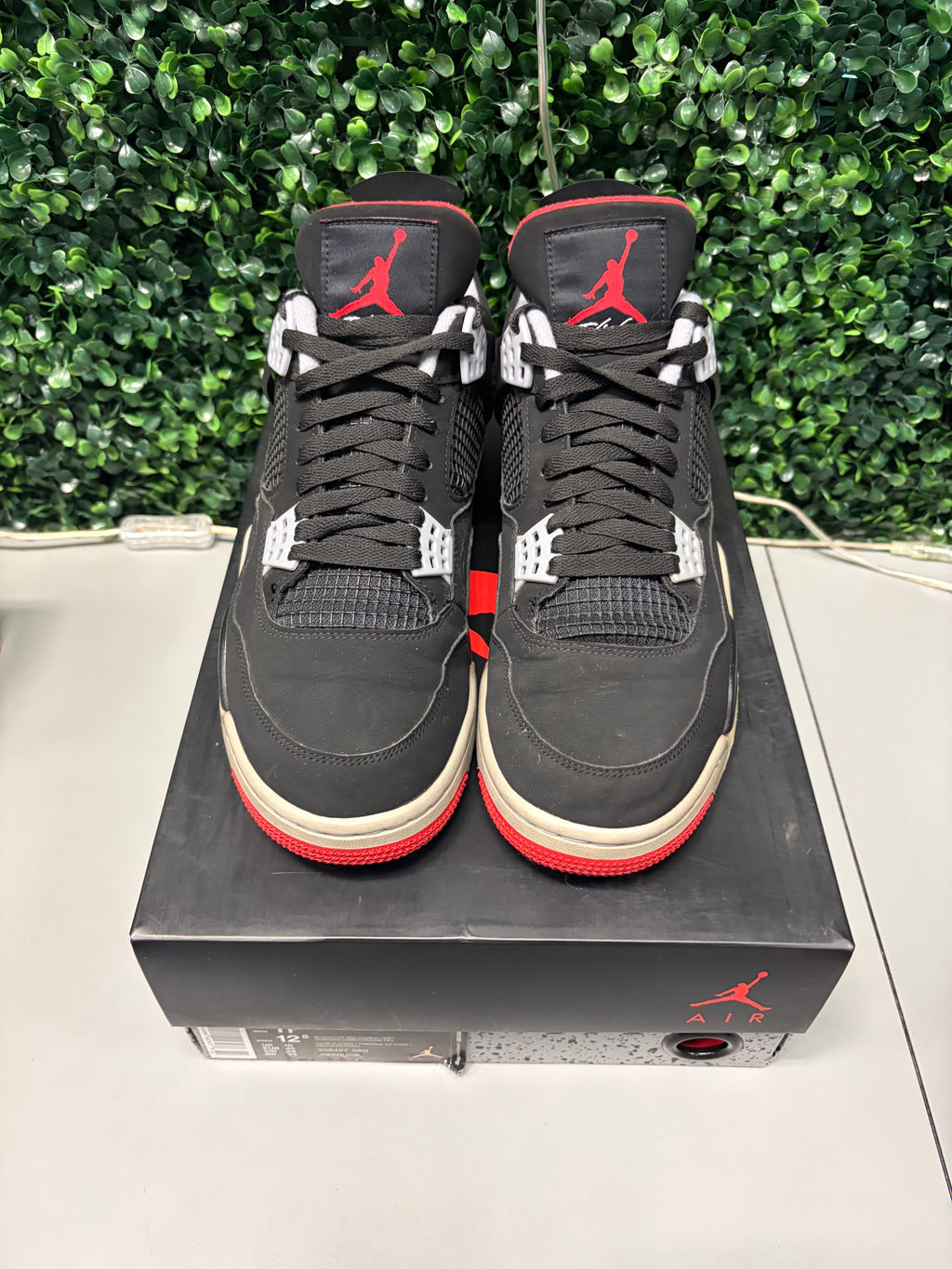 Jordan 4 Retro "Bred" (2019) Size 11 Preowned