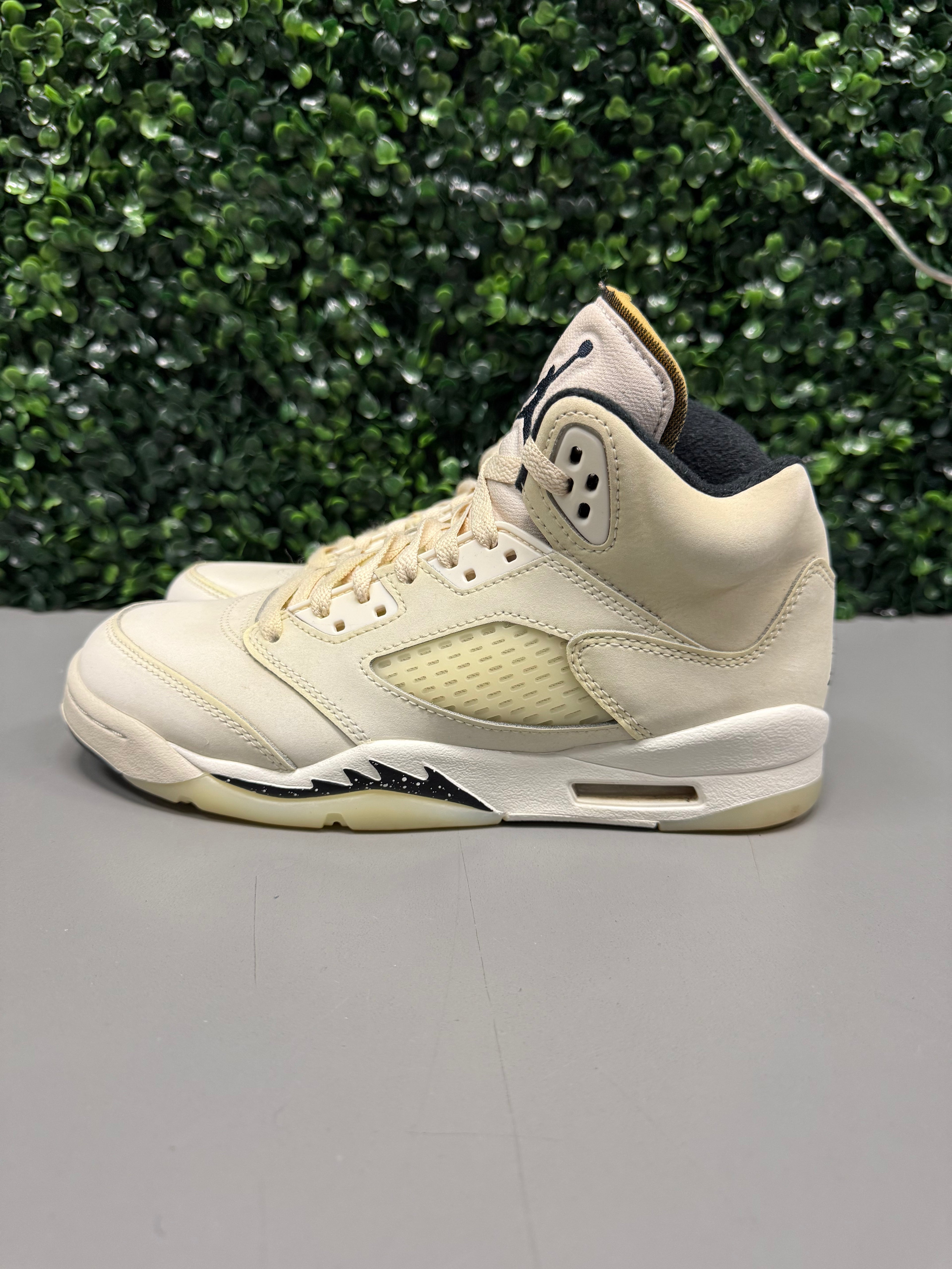 Jordan 5 “Sail” Size 6Y / 7.5W Preowned
