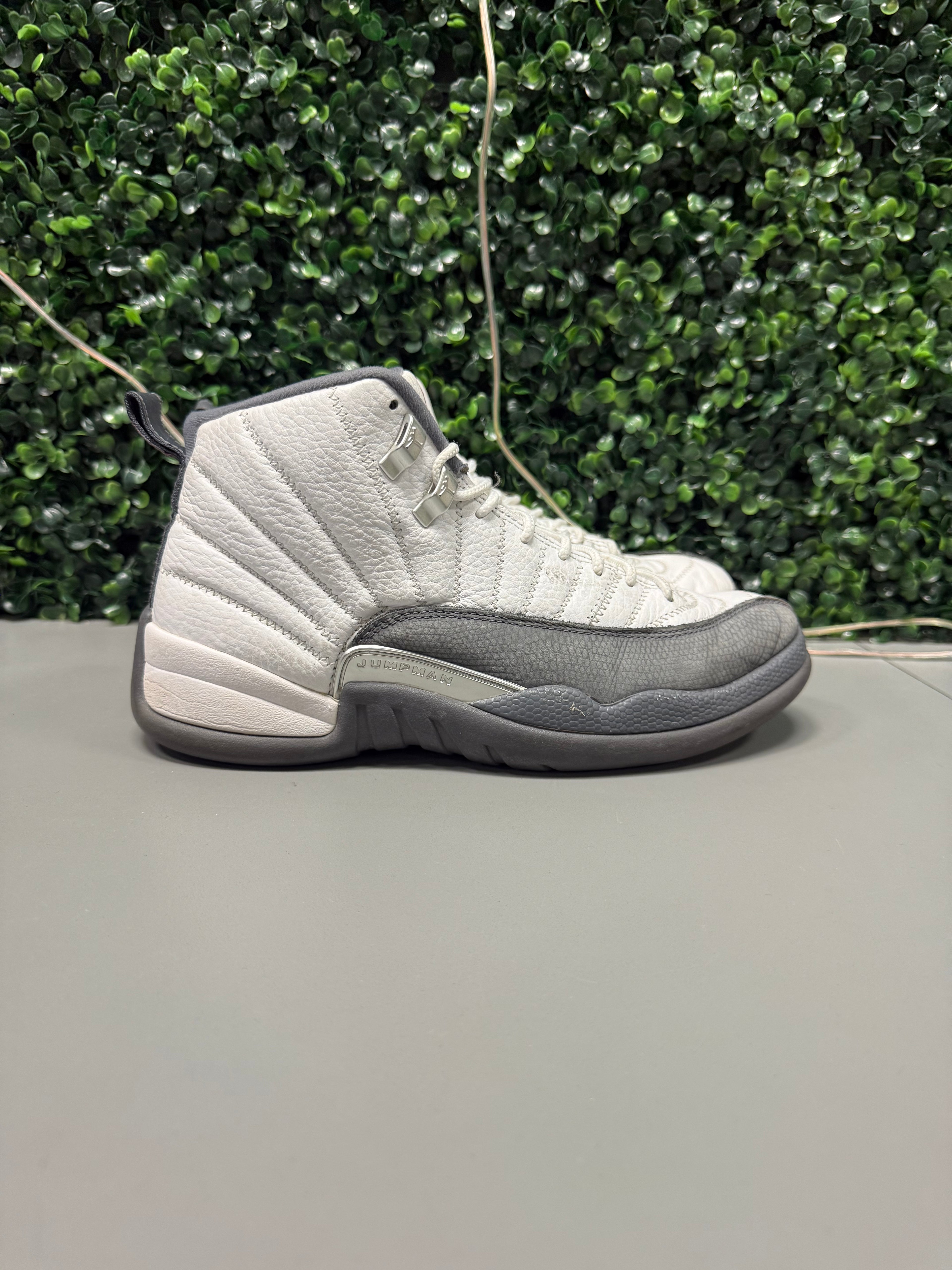 Jordan 12 "White Dark Grey" Size 8.5 Preowned
