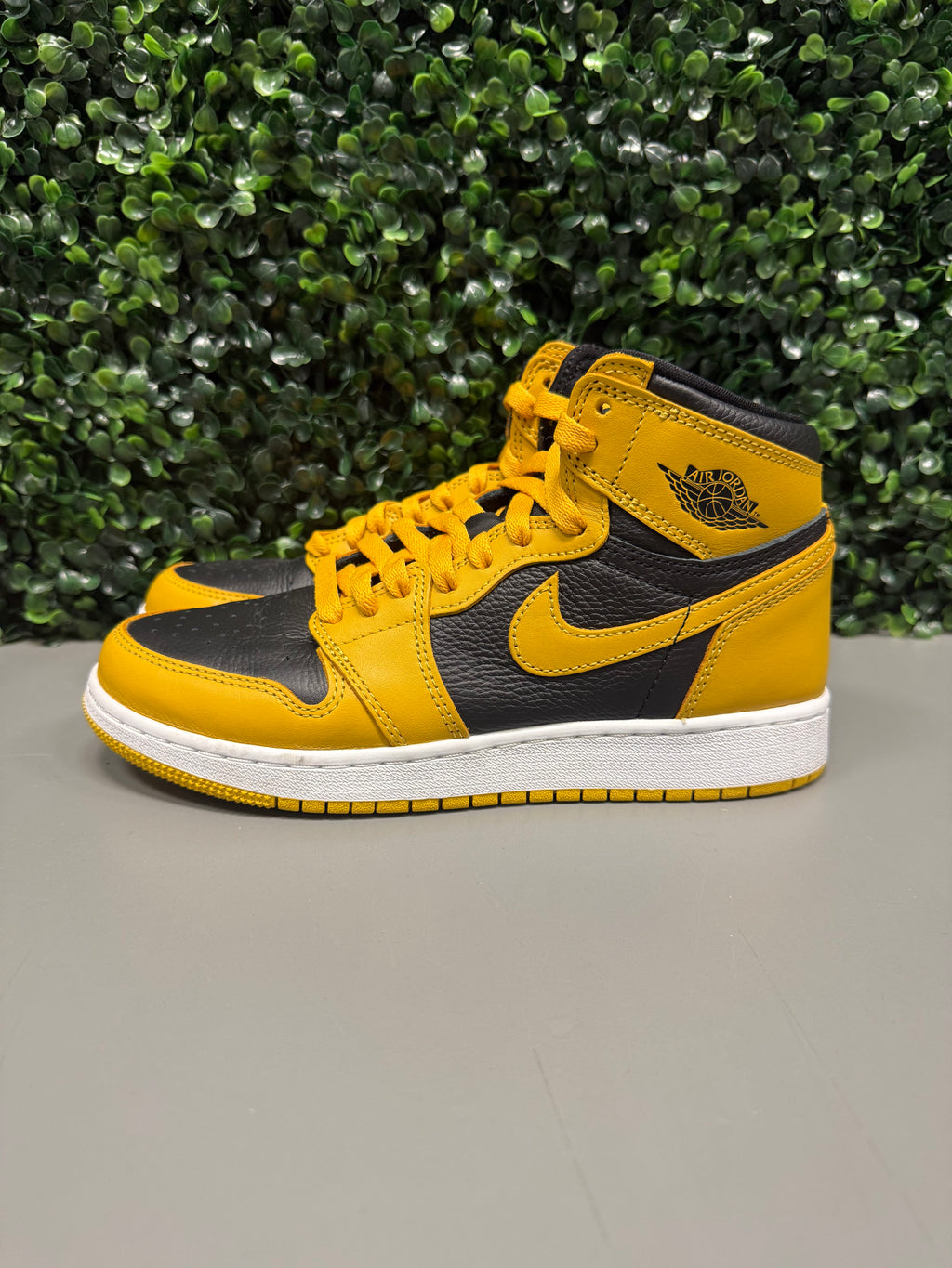 Jordan 1 High "Pollen" Size 6Y Preowned