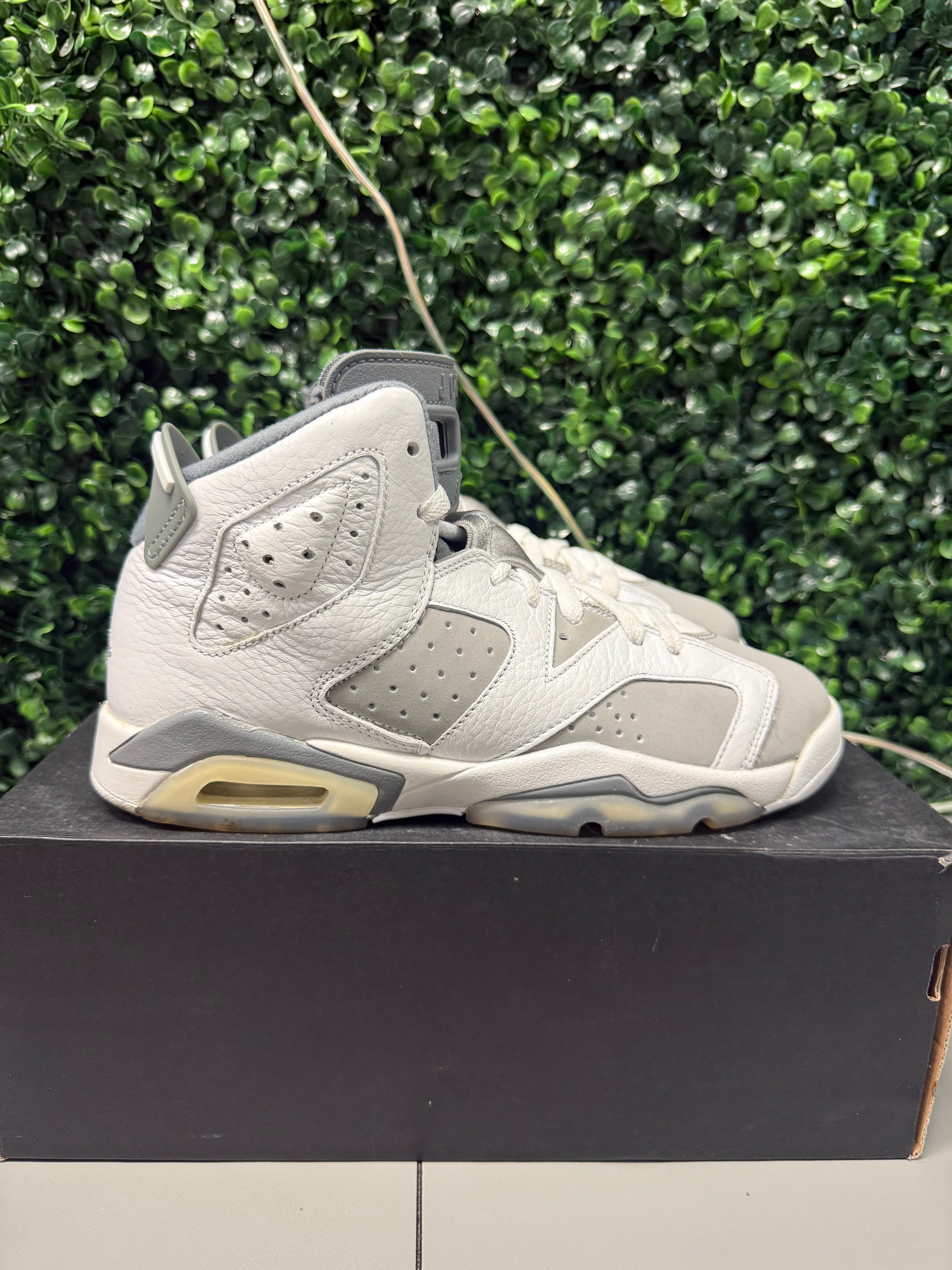 Jordan 6 "Cool Grey" Size 6Y / 7.5W Preowned