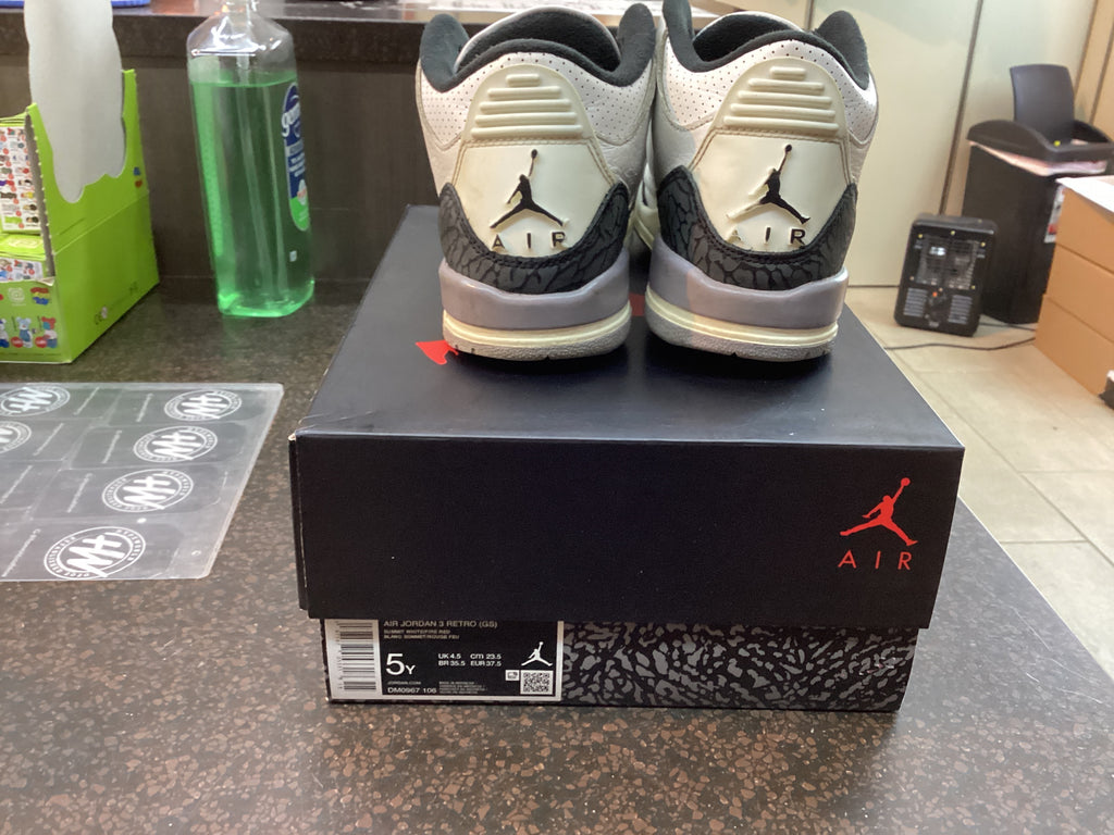 Jordan 3 “Cement Grey” Size 5Y Preowned