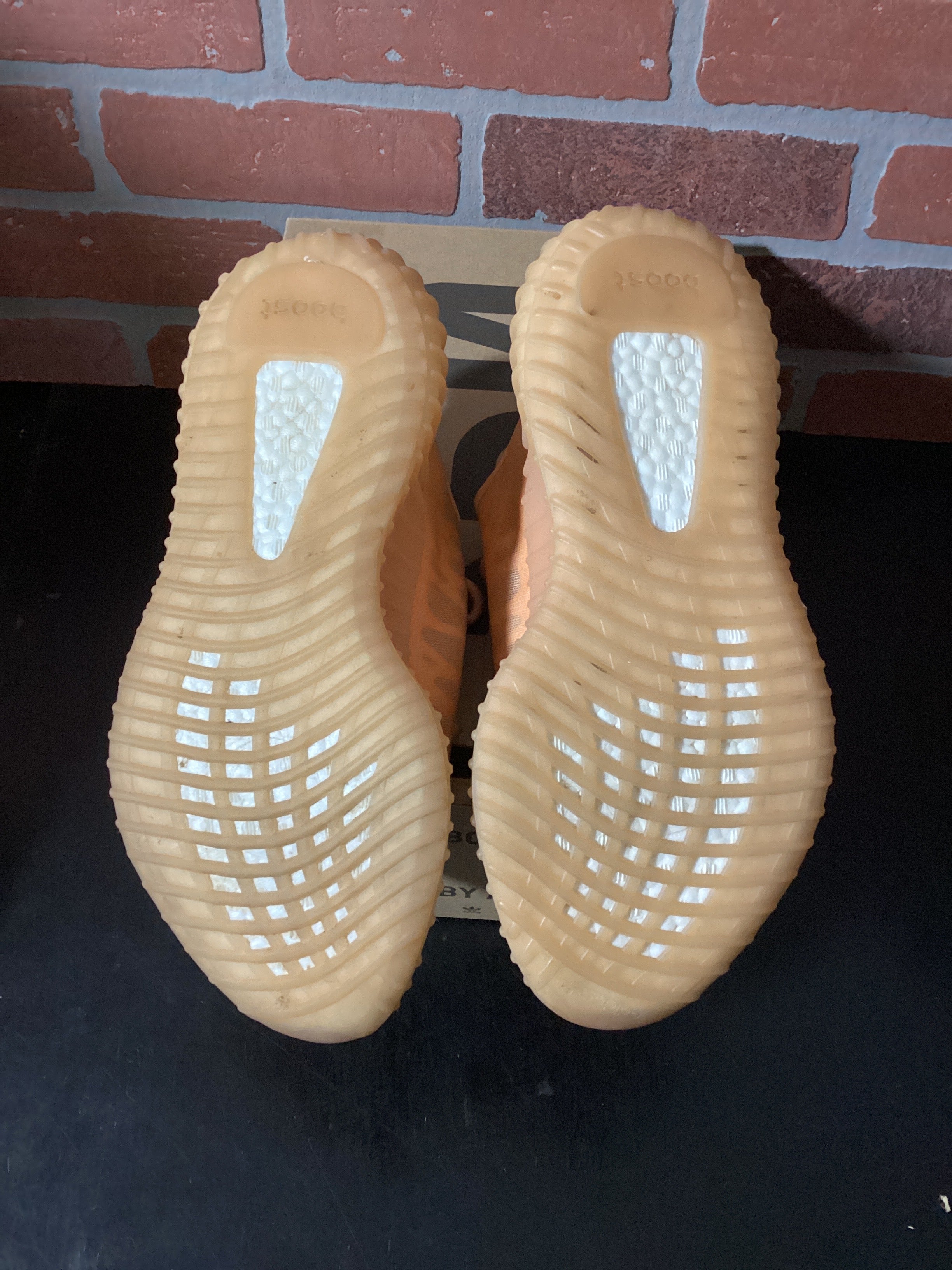 Yeezy 350 V2 “Mono Clay” Size 8 Preowned STEAL