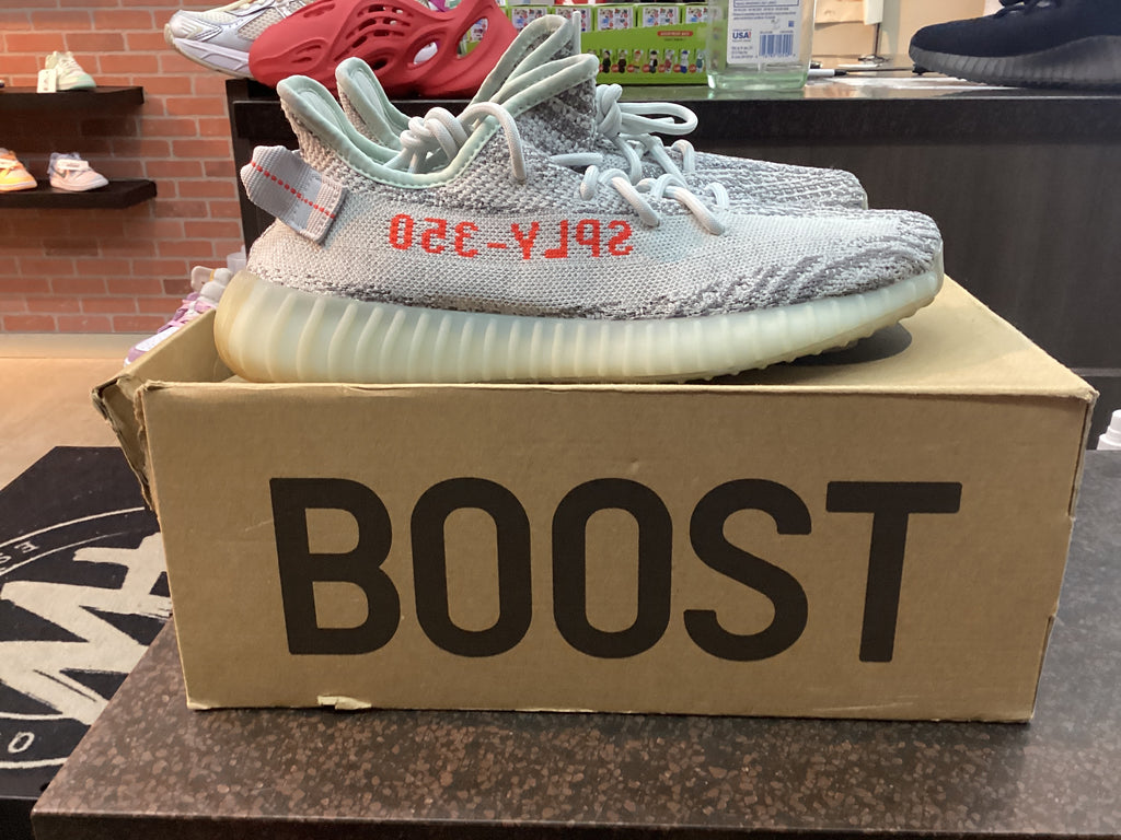 Yeezy 350 “Blue Tint” Preowned Size 9