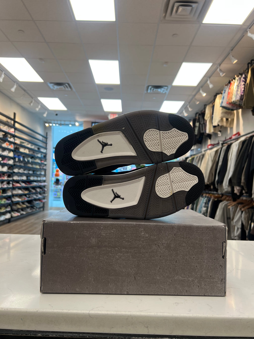 Jordan 4 “Cave Stone”  size 7Y Preowned