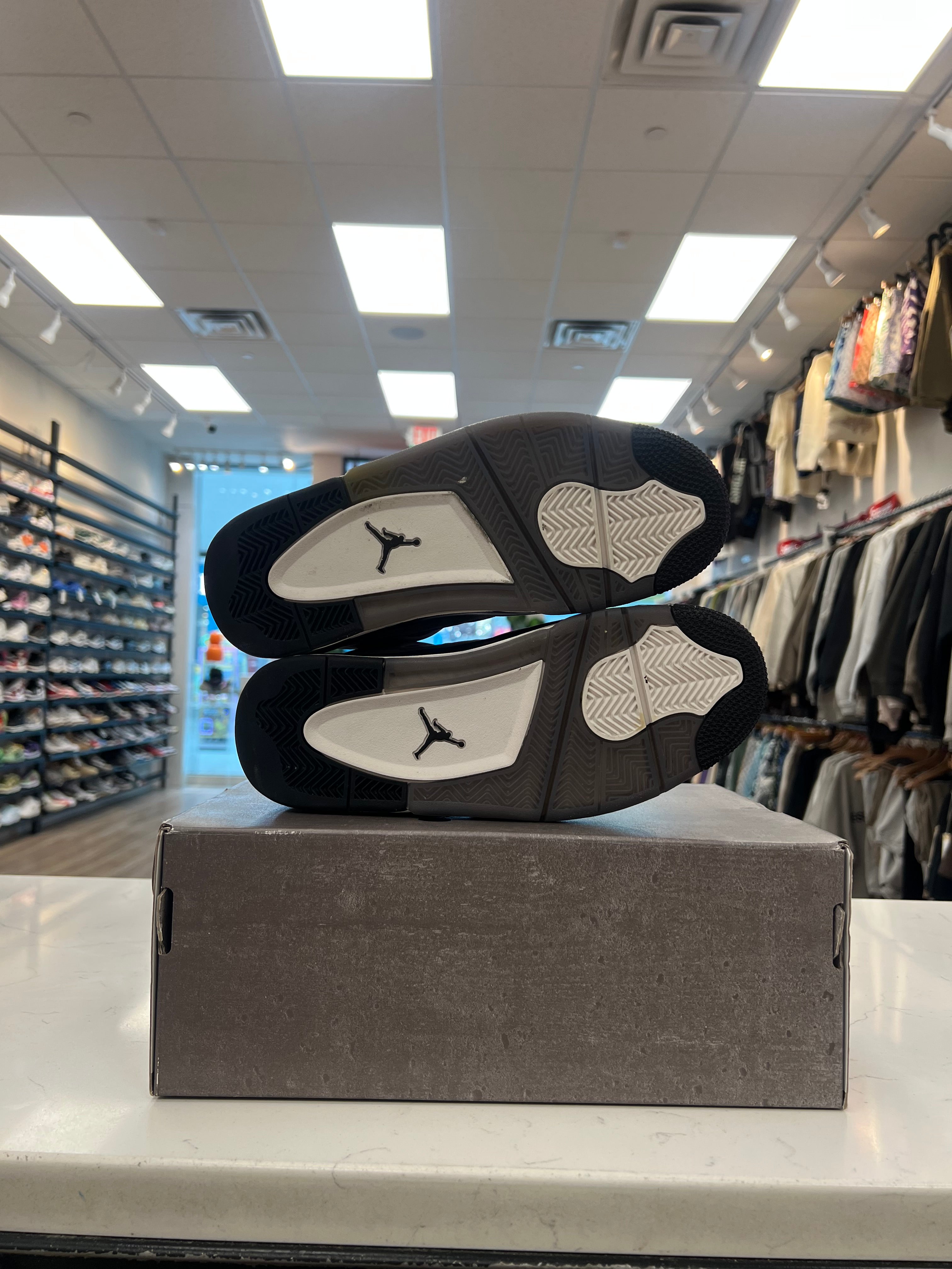 Jordan 4 “Cave Stone”  size 7Y Preowned