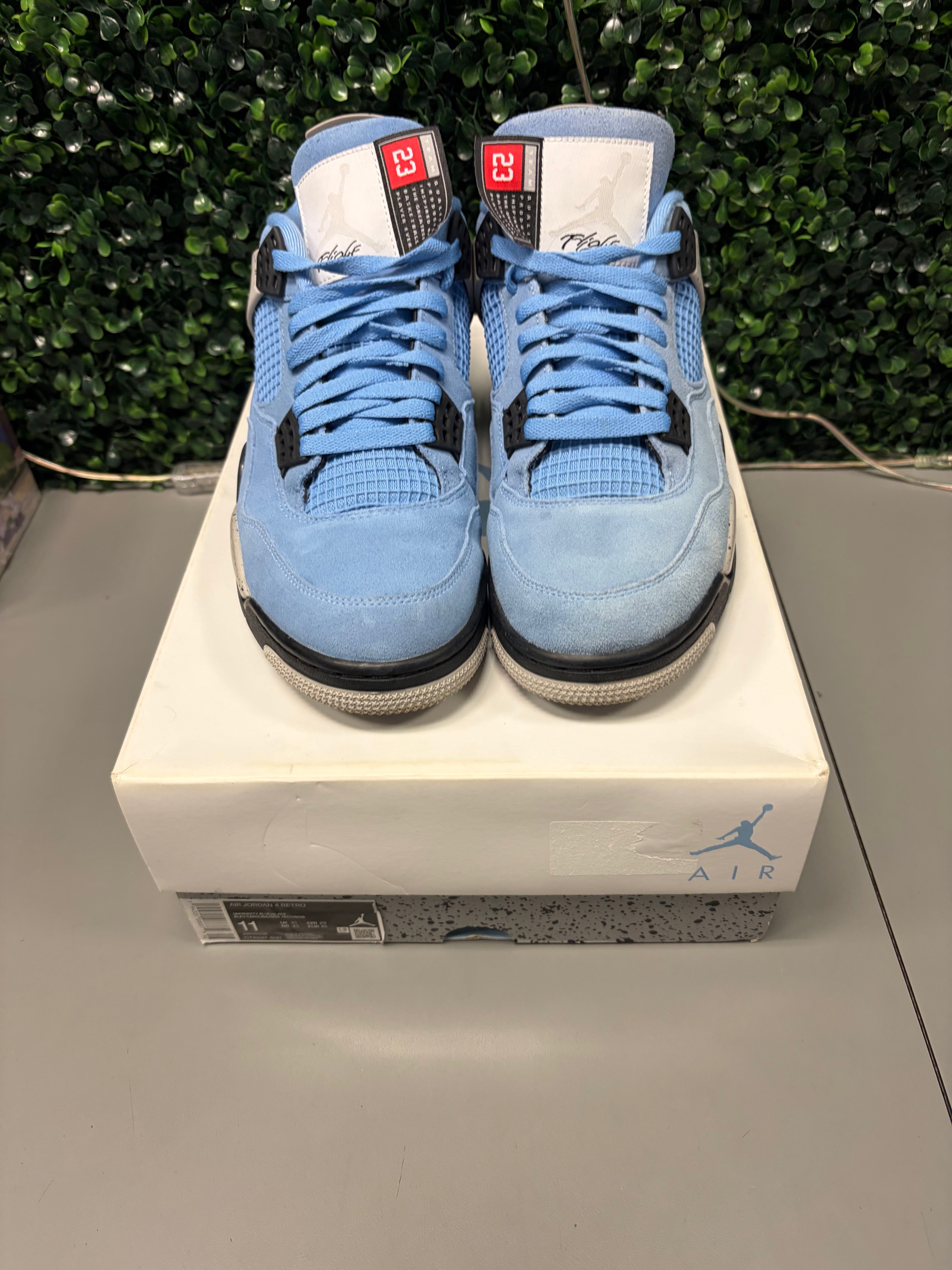 Jordan 4 Retro "University Blue" Size 11 Preowned