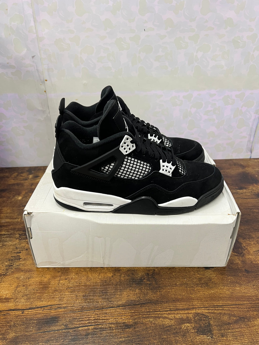 Jordan 4 “White Thunder” Size 11M Preowned