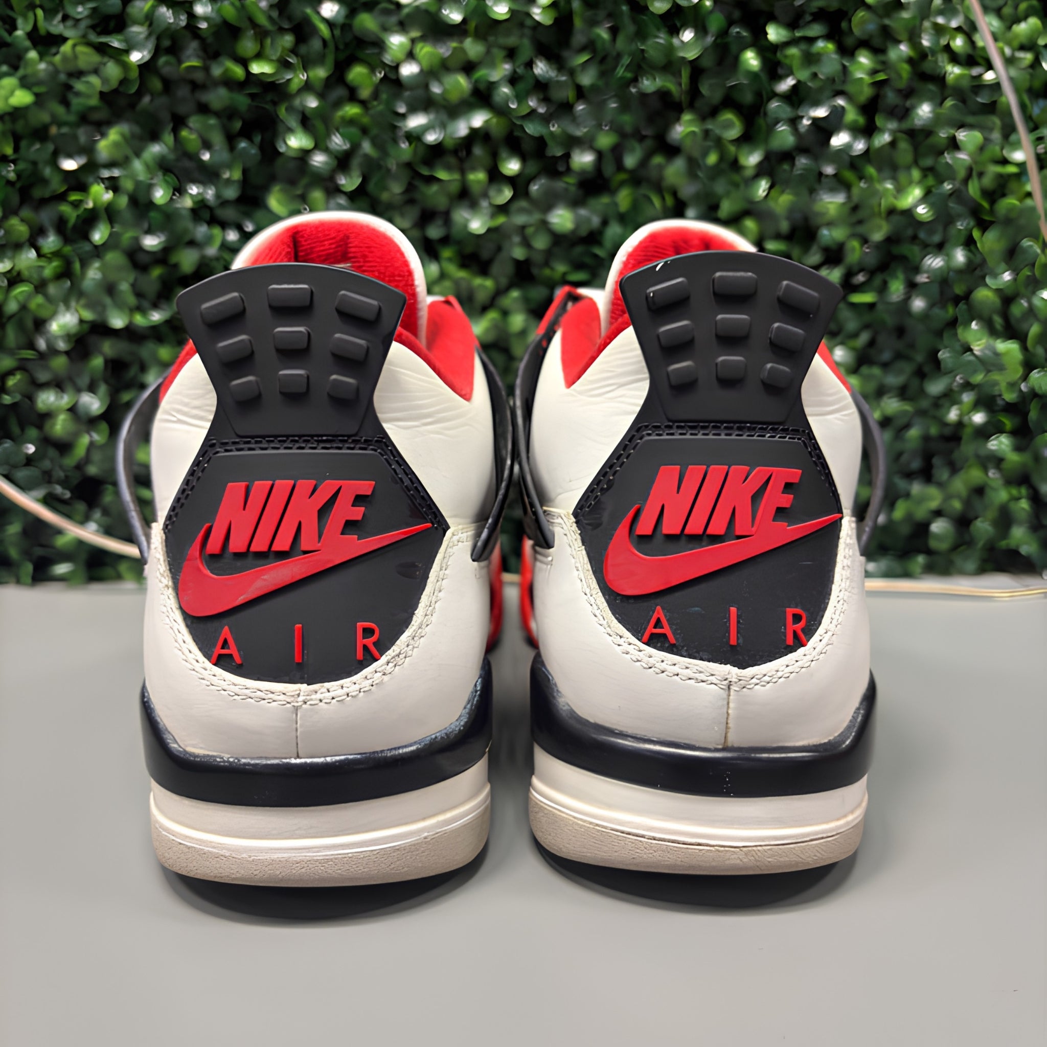Jordan 4 Retro "Fire Red" Size 10.5 Preowned (NO BOX)