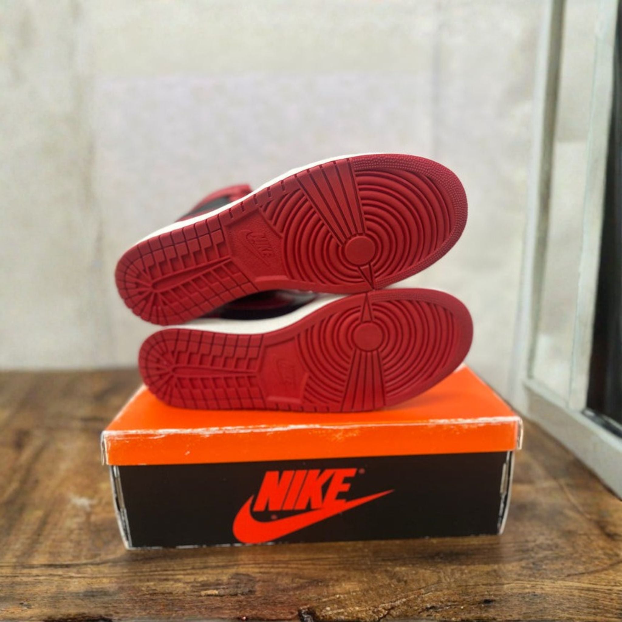 Jordan 1 Retro High ‘85 OG  size 12 Preowned