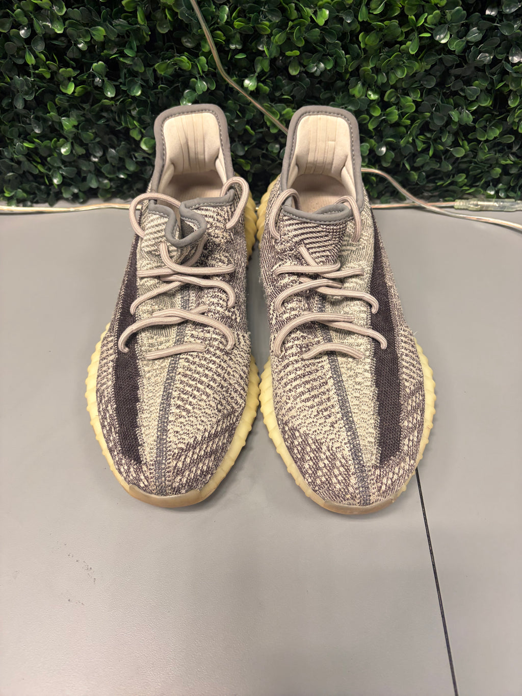 Yeezy 350 V2 "Zyon" Size 10.5 Preowned