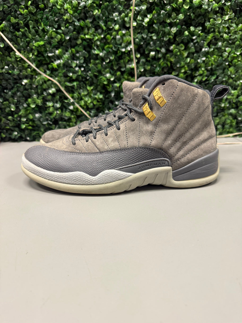 Jordan 12 "Dark Grey" Size 8.5 Preowned