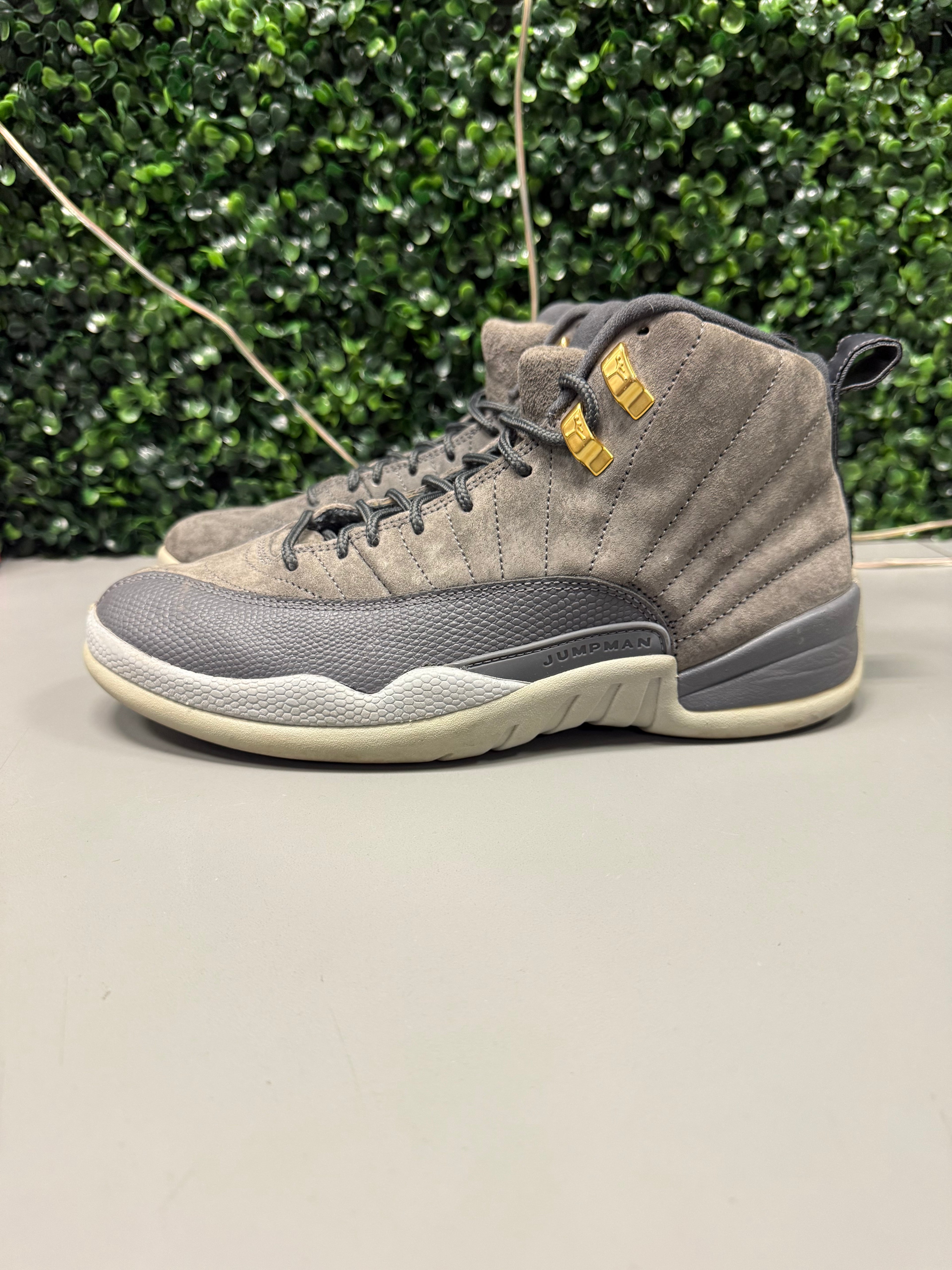 Jordan 12 "Dark Grey" Size 8.5 Preowned