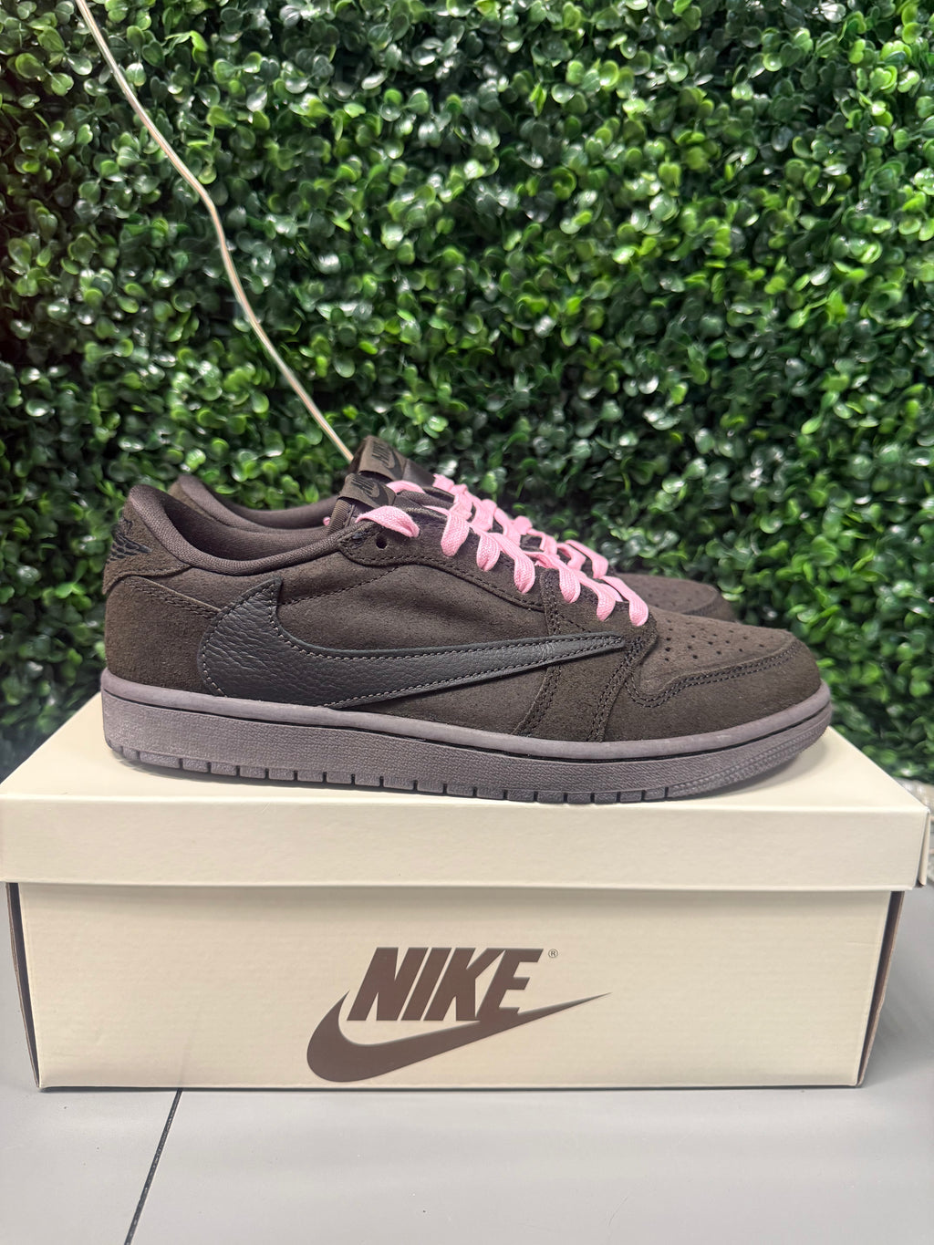 Jordan 1 Low X Travis Scott "Velvet" Size 7.5 Preowned