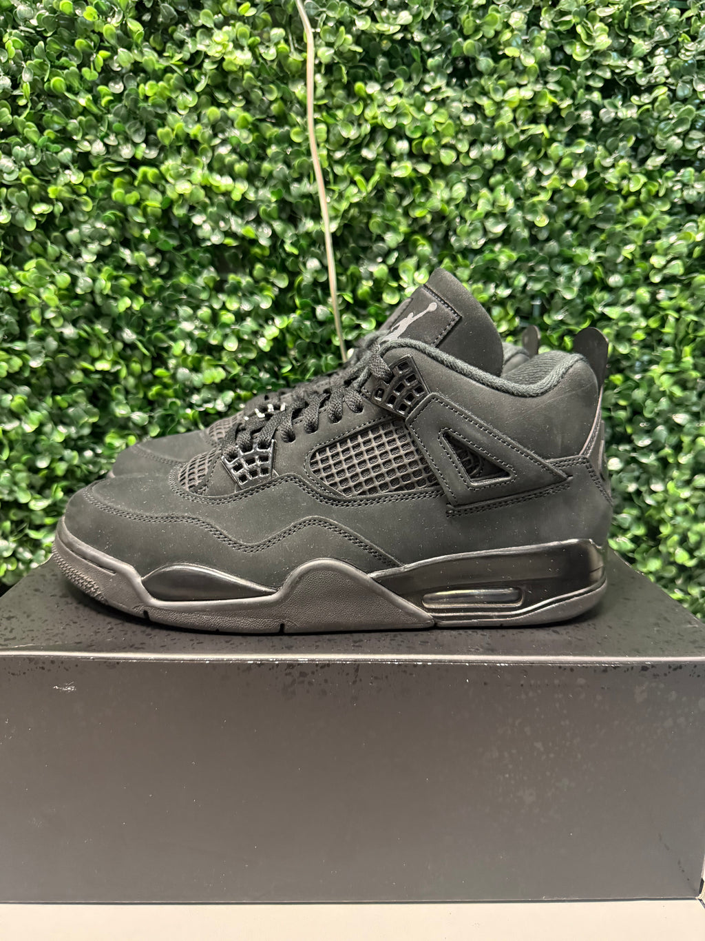 Jordan 4 "Black Cat 2025" Size 10 Preowned
