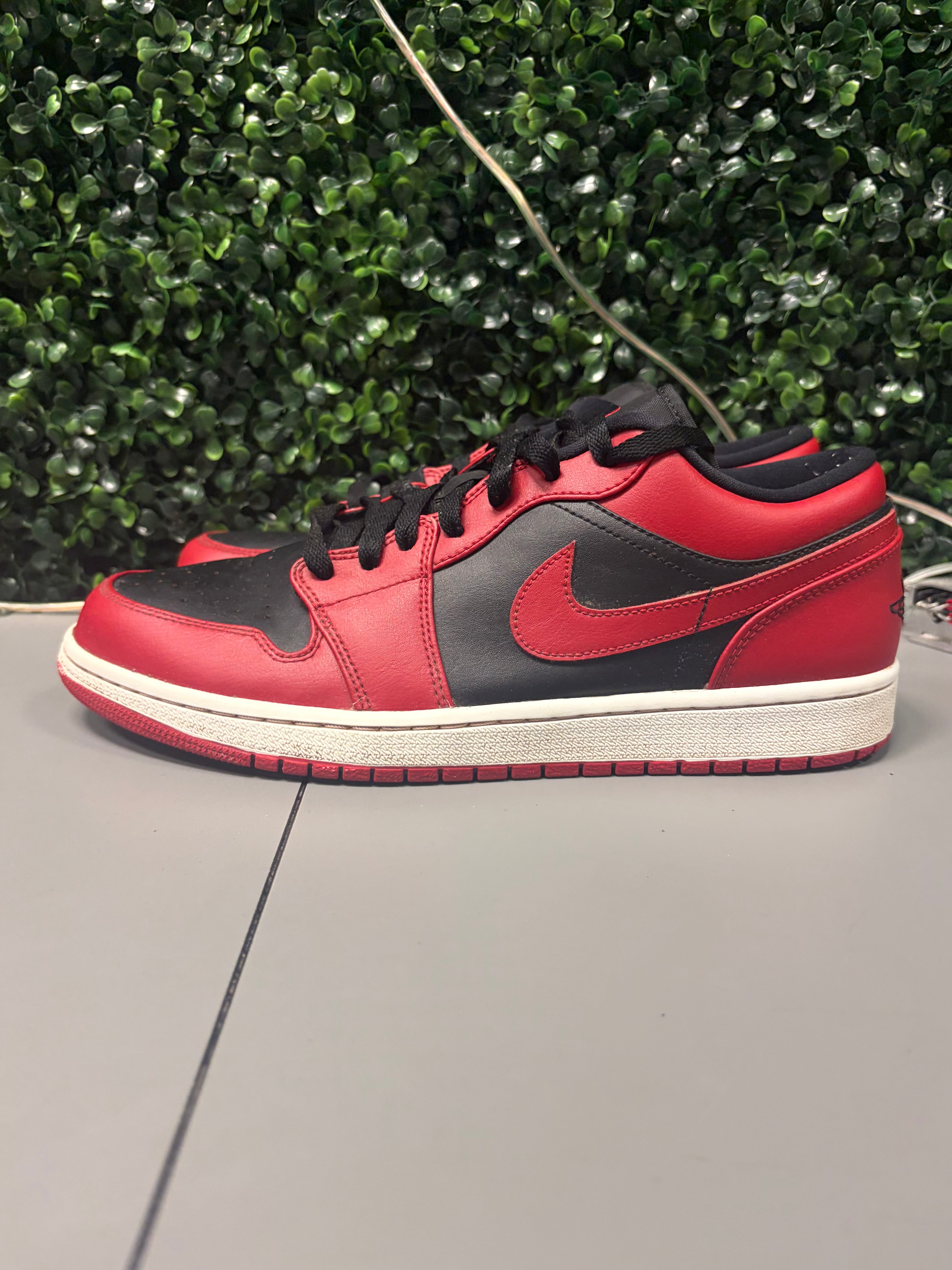 Jordan 1 Low "Reverse Bred" Size 11 Preowned