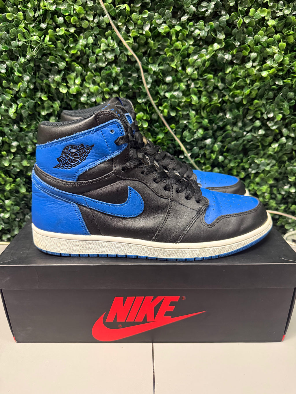 Jordan 1 Retro "Royal" Size 11 Preowned