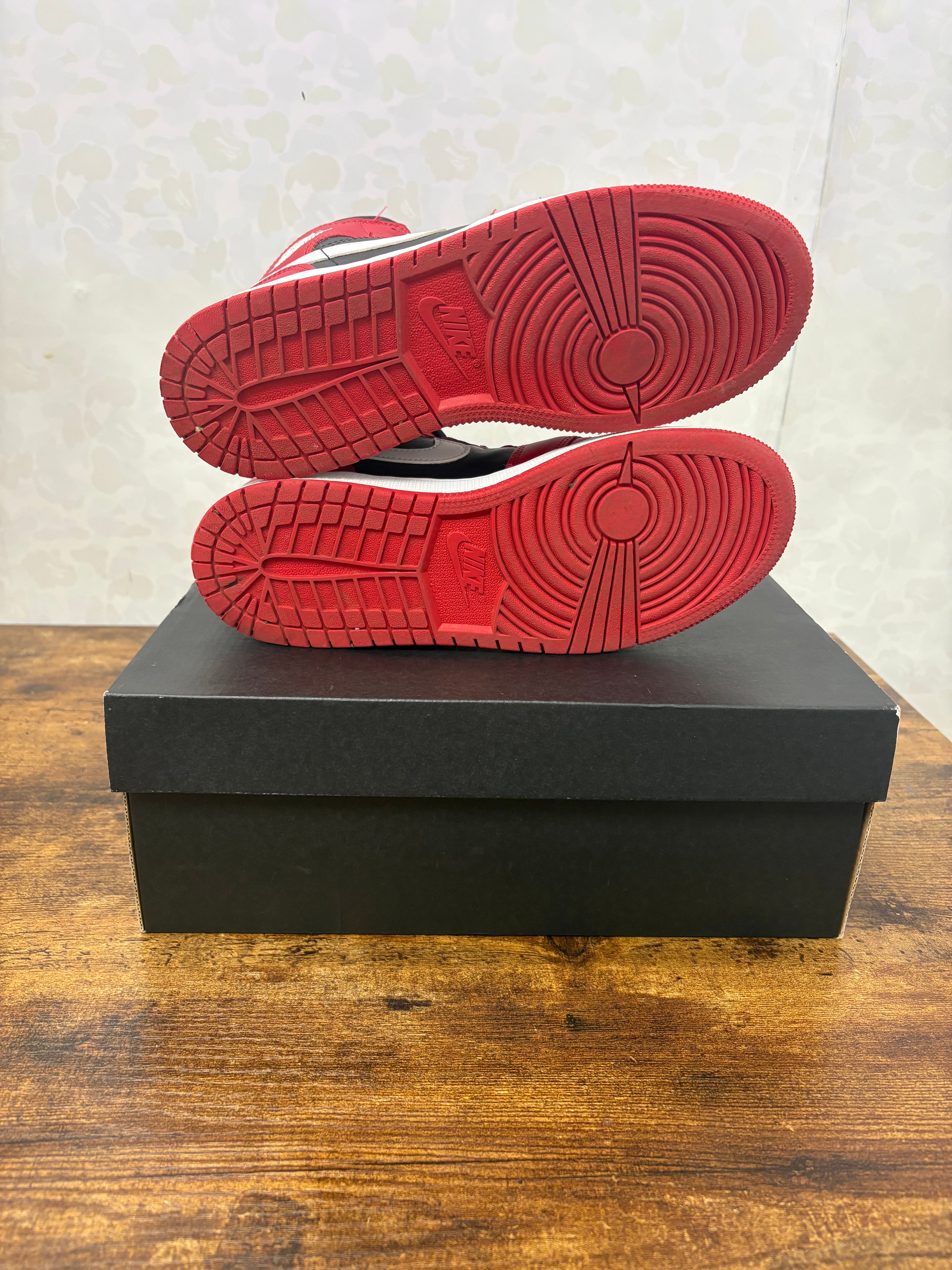 Jordan 1 Mid “Gym Red Black White” Preowned Size 7.5
