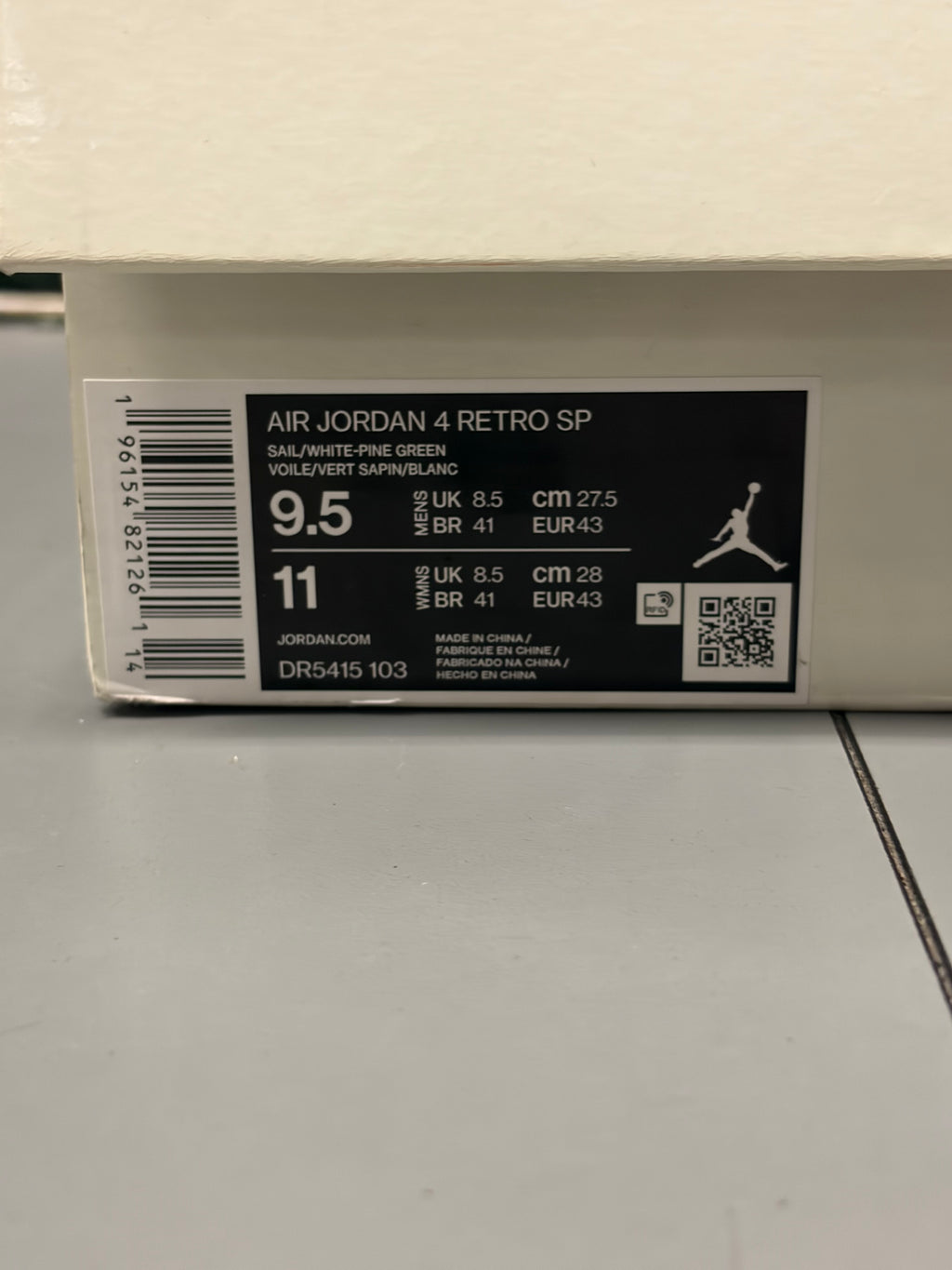 Jordan 4 SB "Pine Green" Size 9.5 Preowned