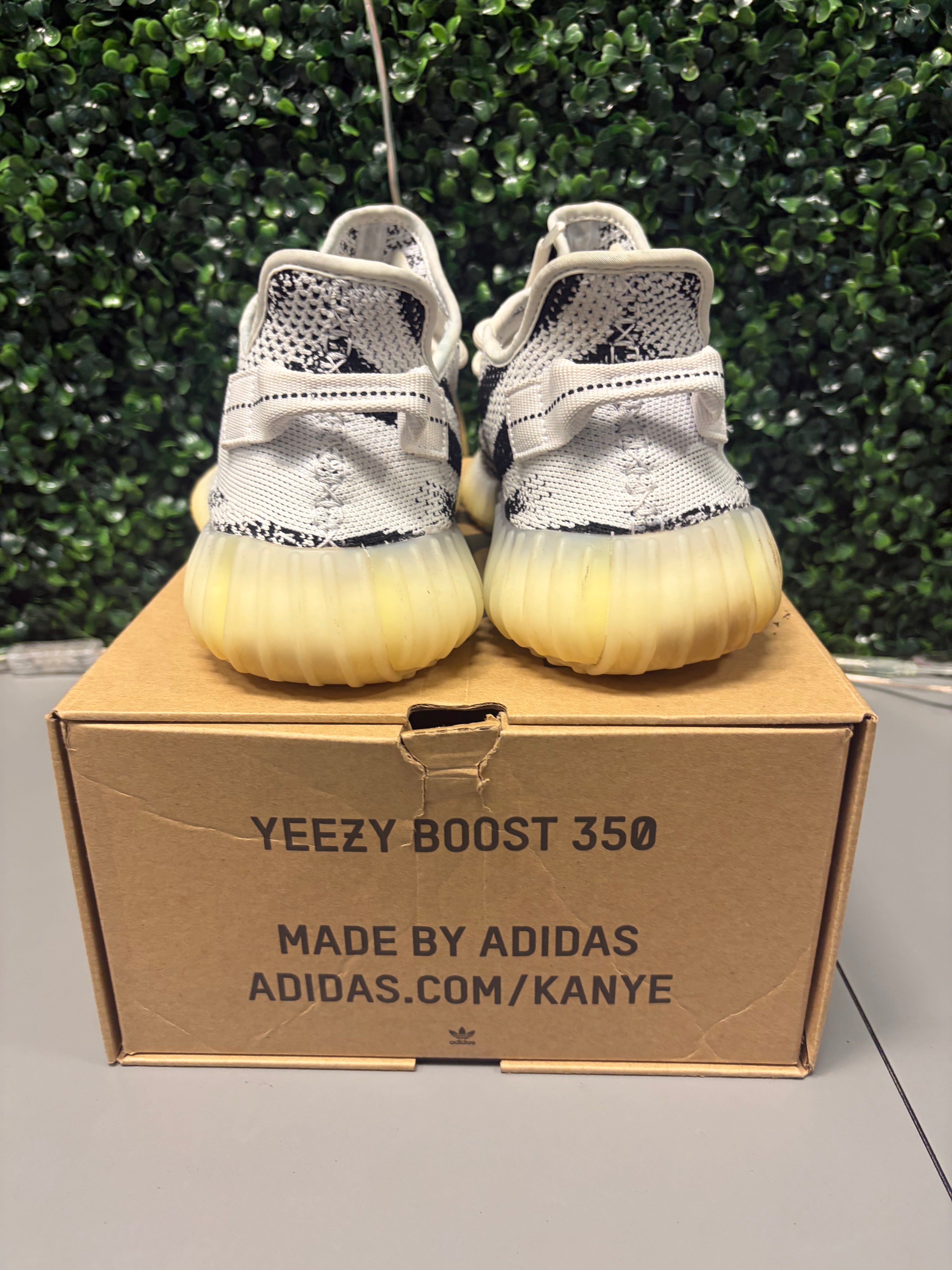 Adidas Yeezy Boost 350 V2 "Zebra" Size 11 Preowned