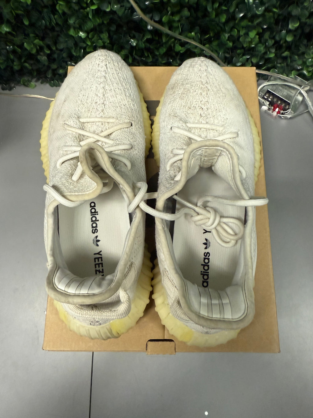 Yeezy 350 V2 "Cream" Size 8.5 Preowned