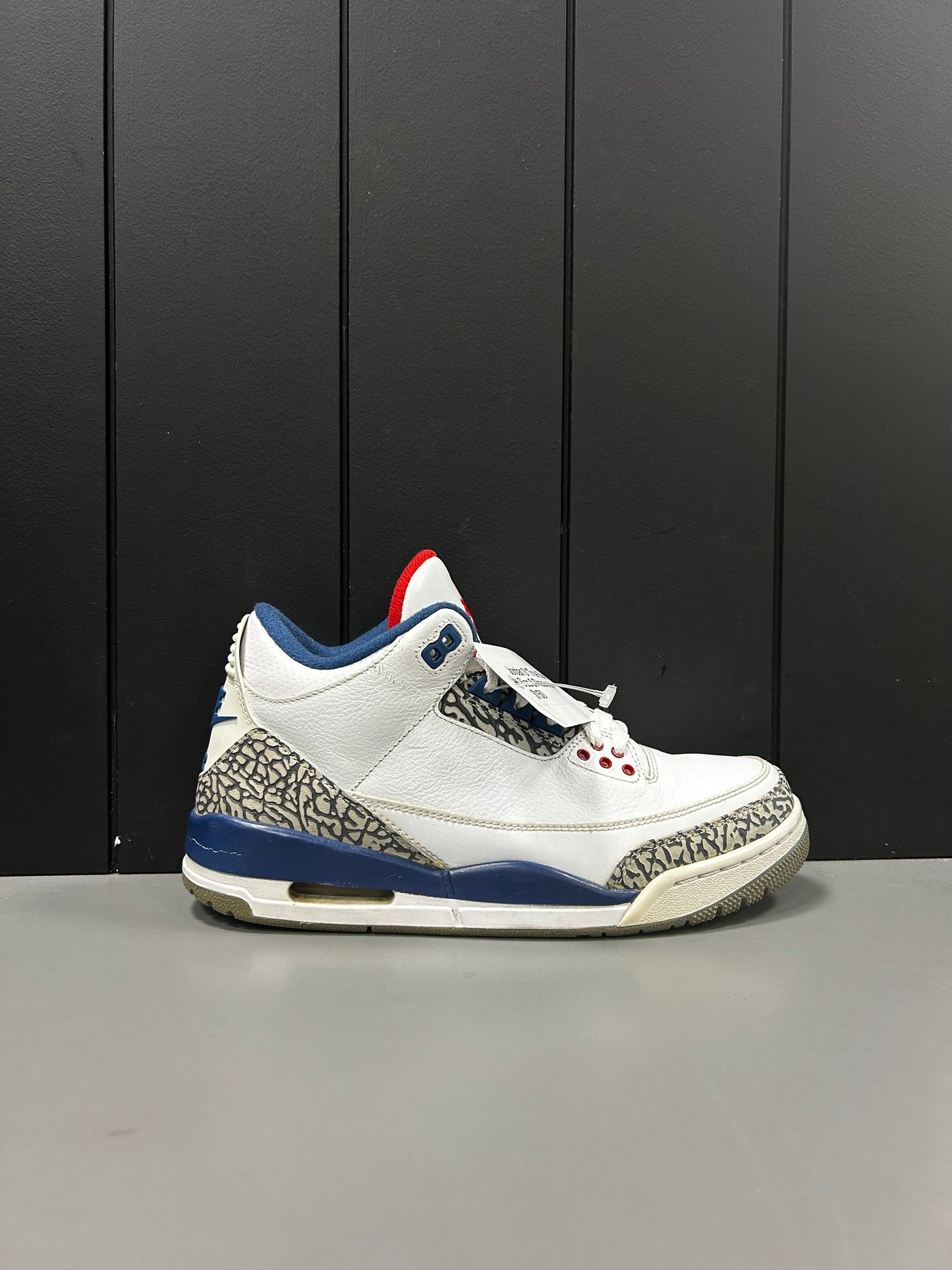 Jordan 3 "True Blue" Size 8 Preowned