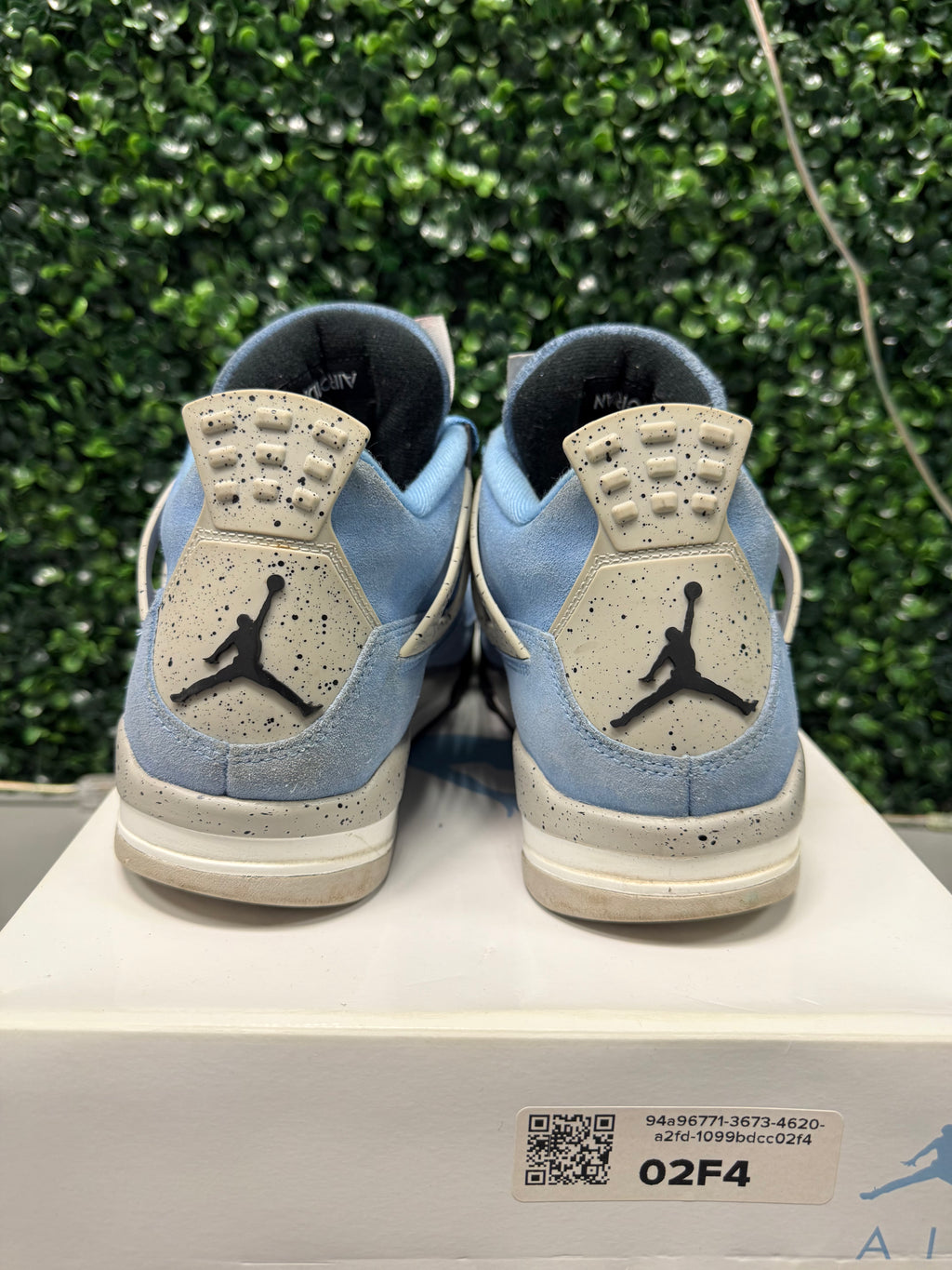 Jordan 4 "University Blue" Size 10.5 Preowned