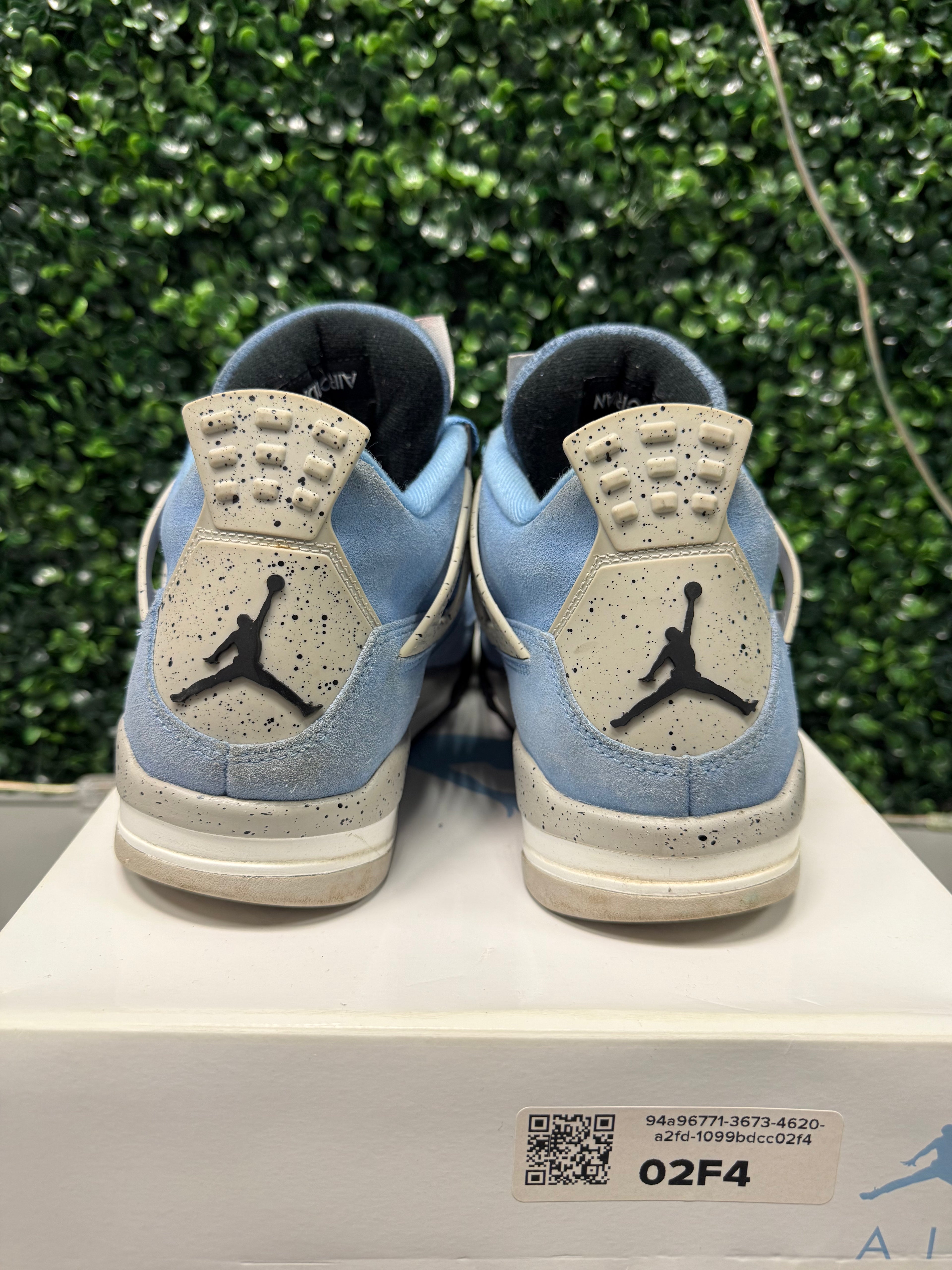 Jordan 4 "University Blue" Size 10.5 Preowned