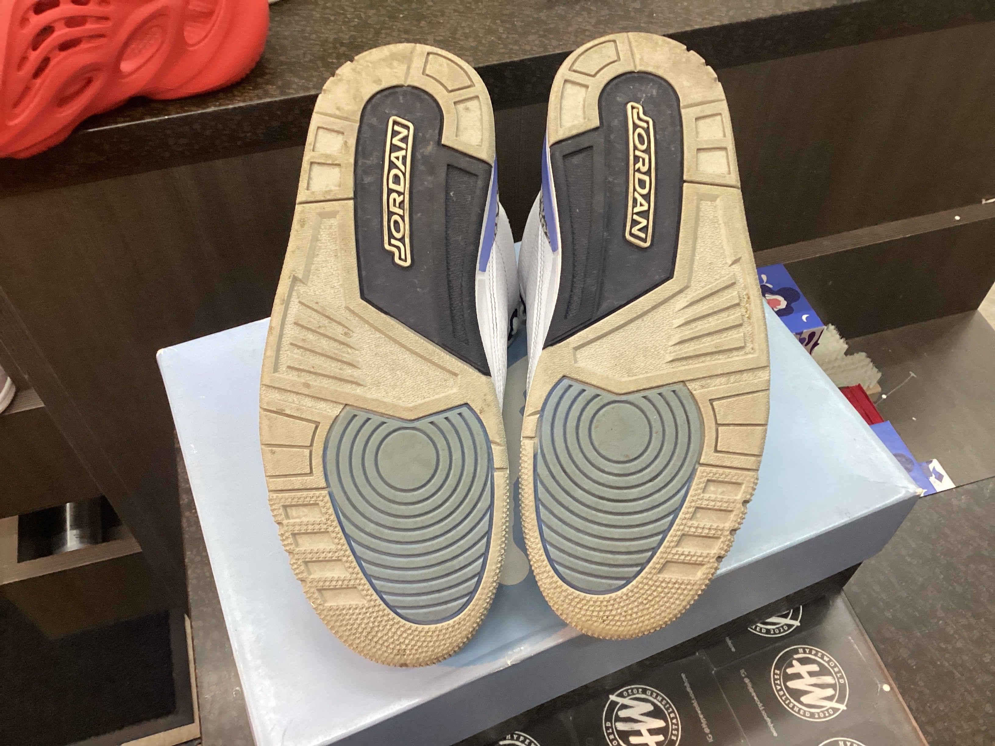 Jordan 3 “UNC” Size 8.5 Pre Owned