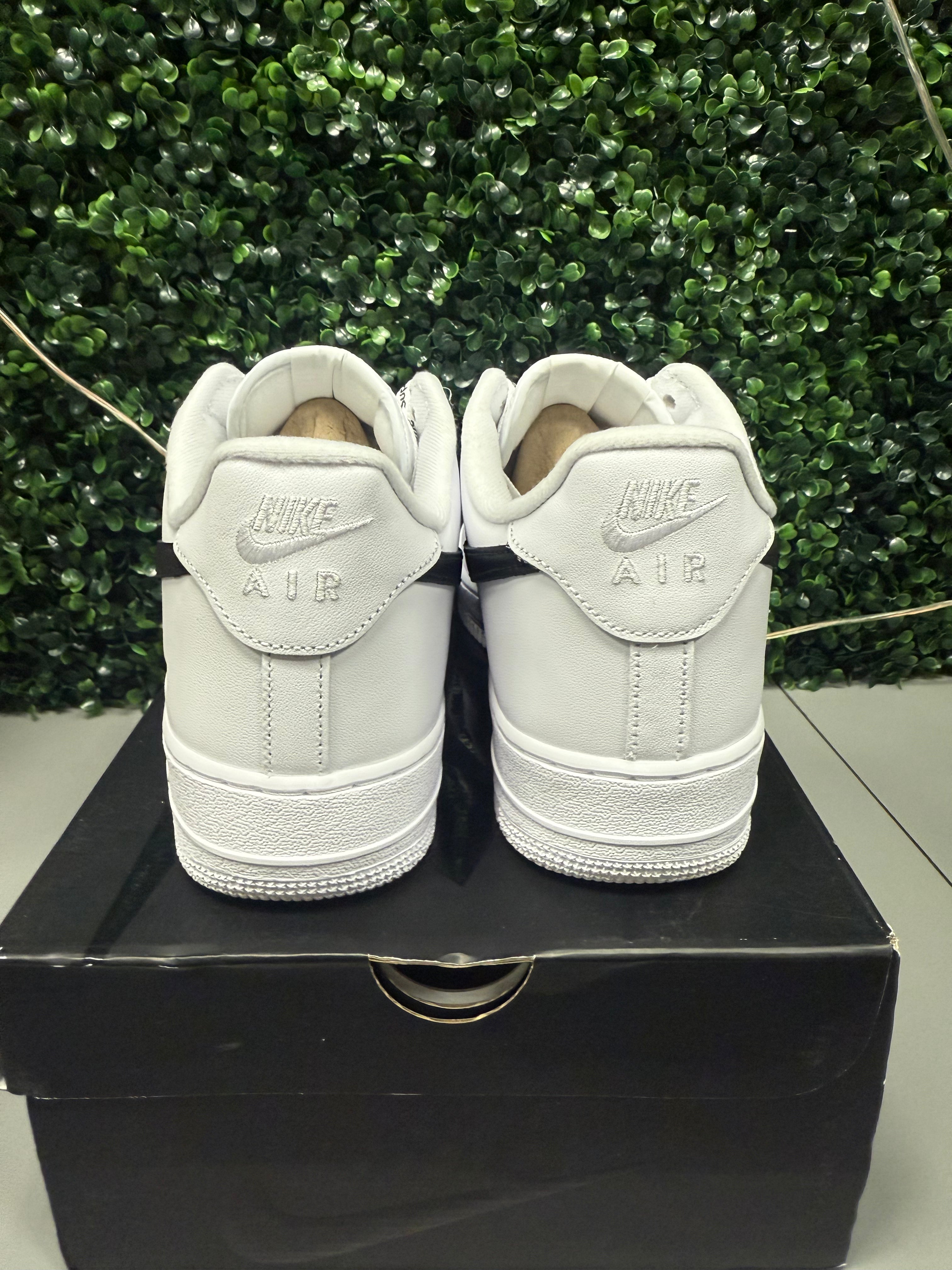 Nike Air Force 1 Low X Supreme "White Black" Size 11 Preowned