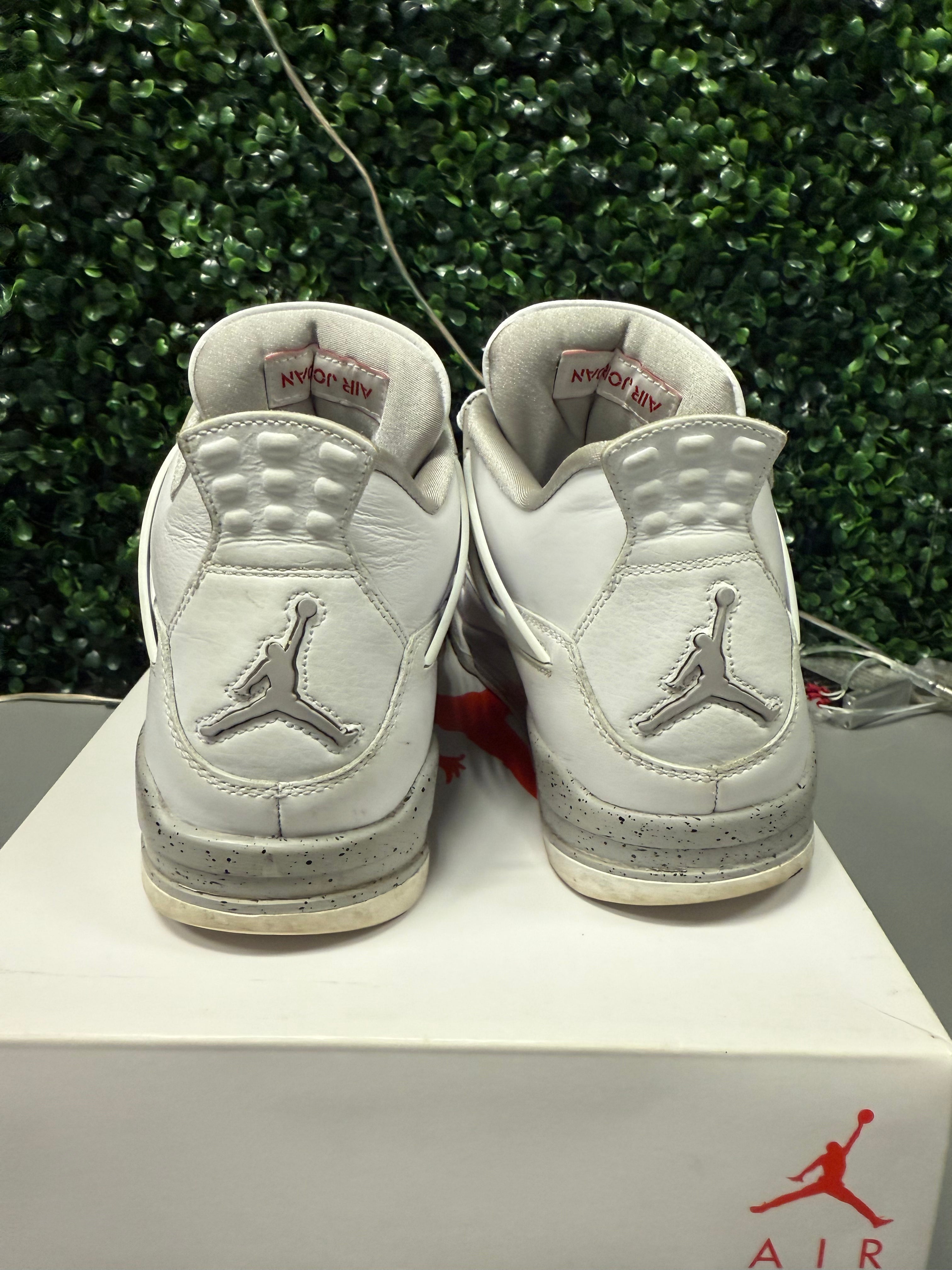 Jordan 4 "White Oreo" Size 8.5 Preowned