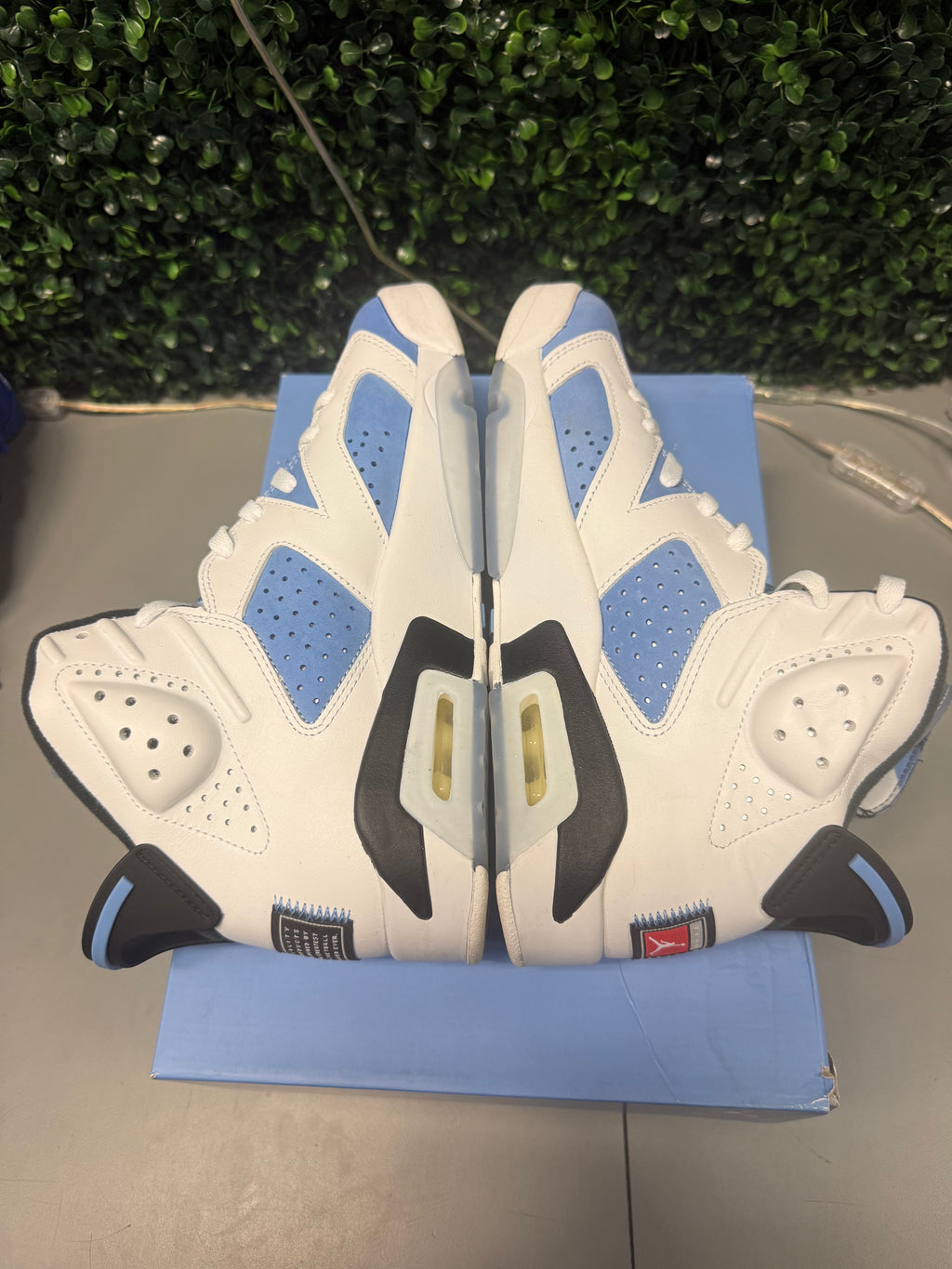 Jordan 6 Retro "UNC White" Size 9 Preowned