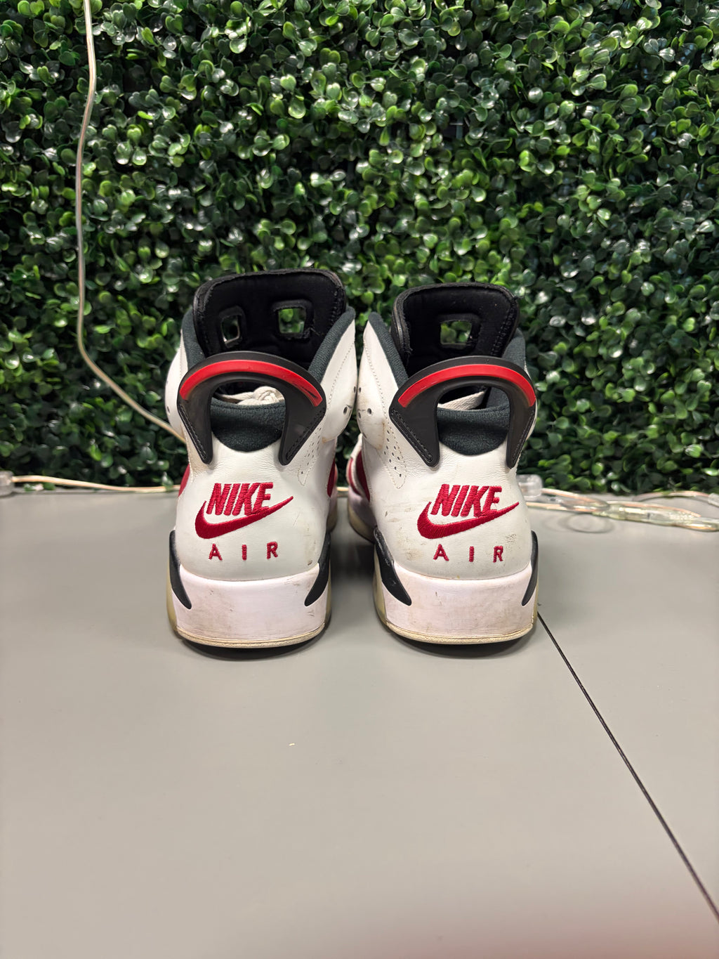 Jordan 6 Retro "Carmine" Size 9 Preowned