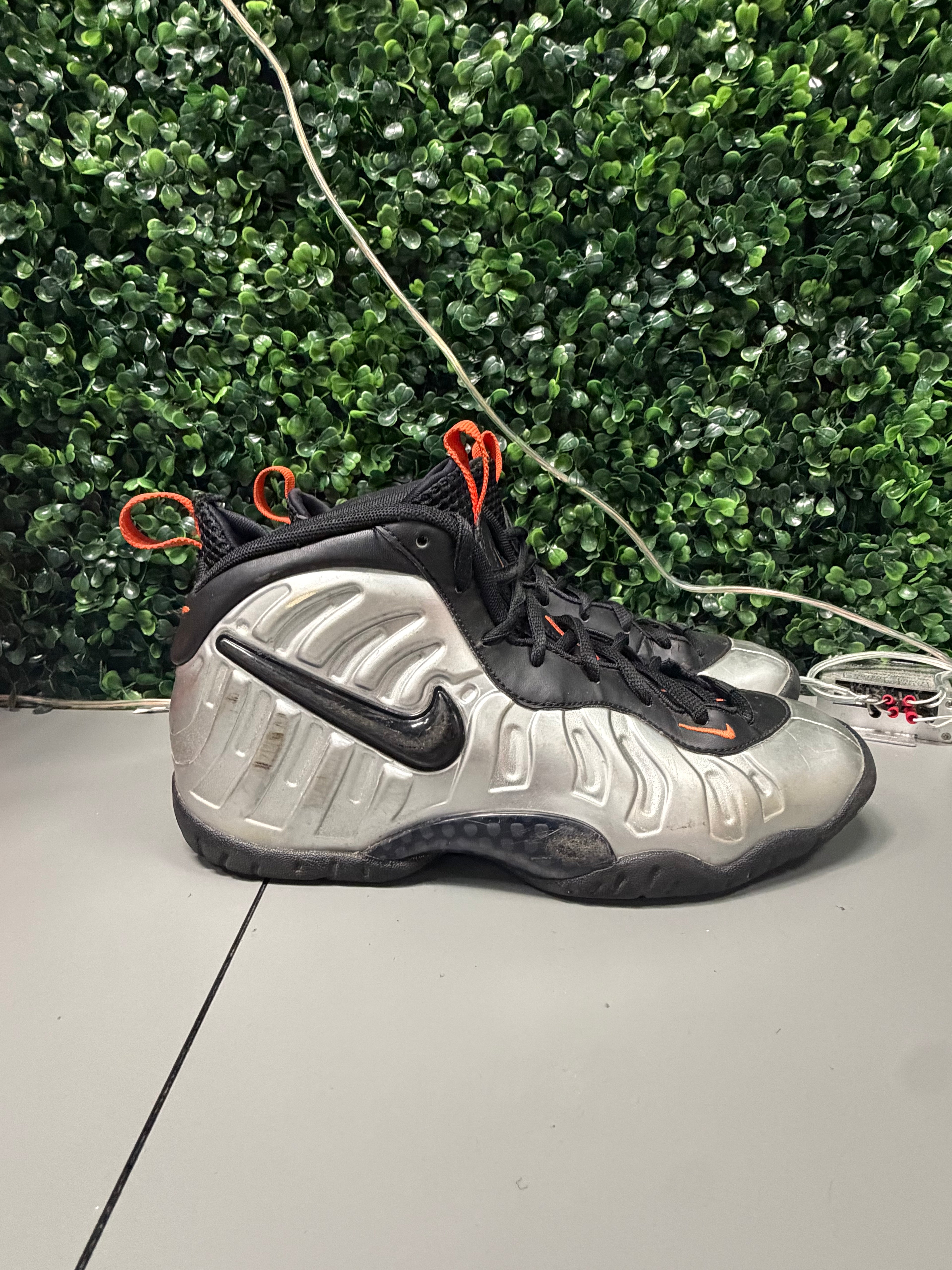 Nike Air Foamposite One "Halloween" Size 6.5Y Preowned