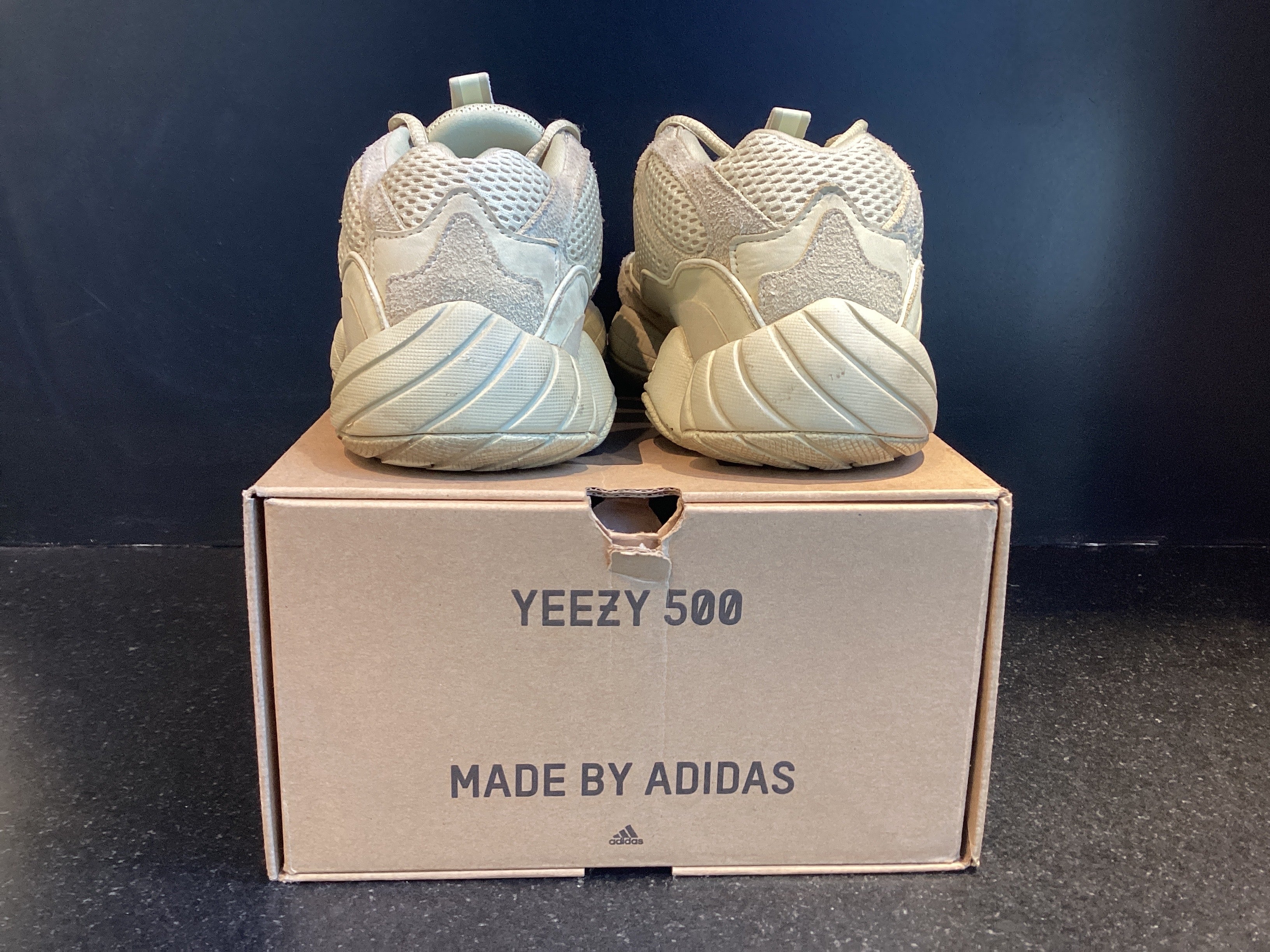 Yeezy 500 “Super Moon Yellow” Preowned Size 9 Rep Box