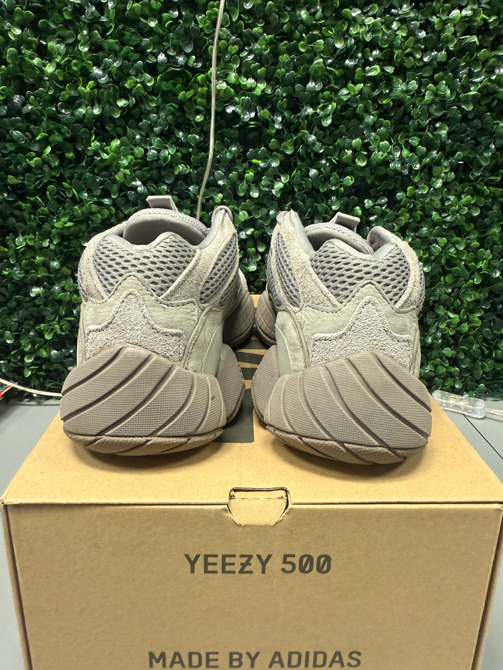 Yeezy 500 "Ash Grey" Size 11 Preowned