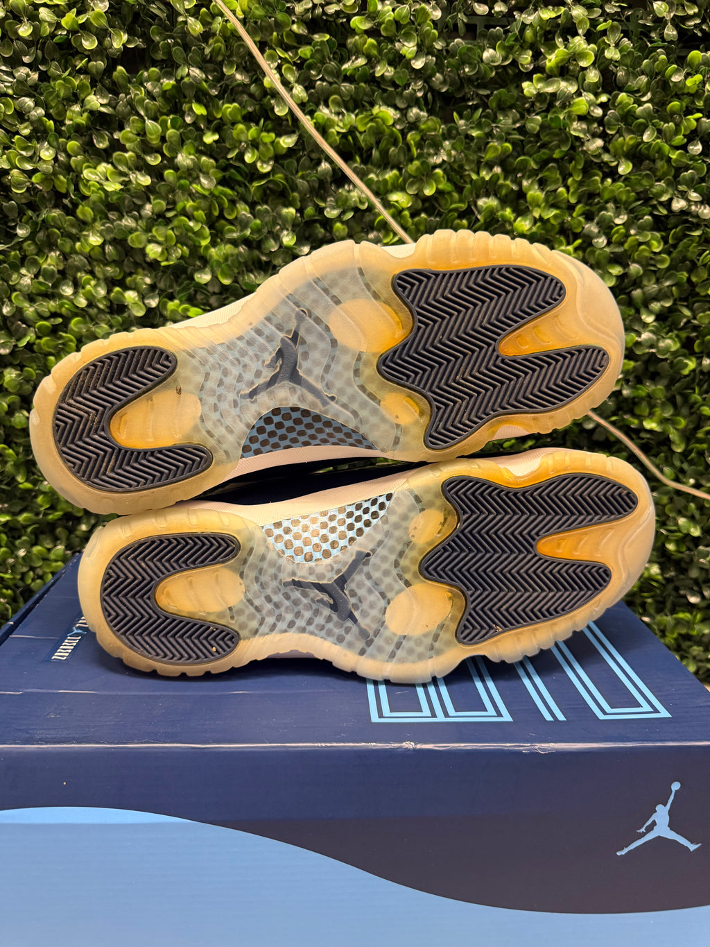 Jordan 11 High "UNC Win Like 82" Size 11 Preowned