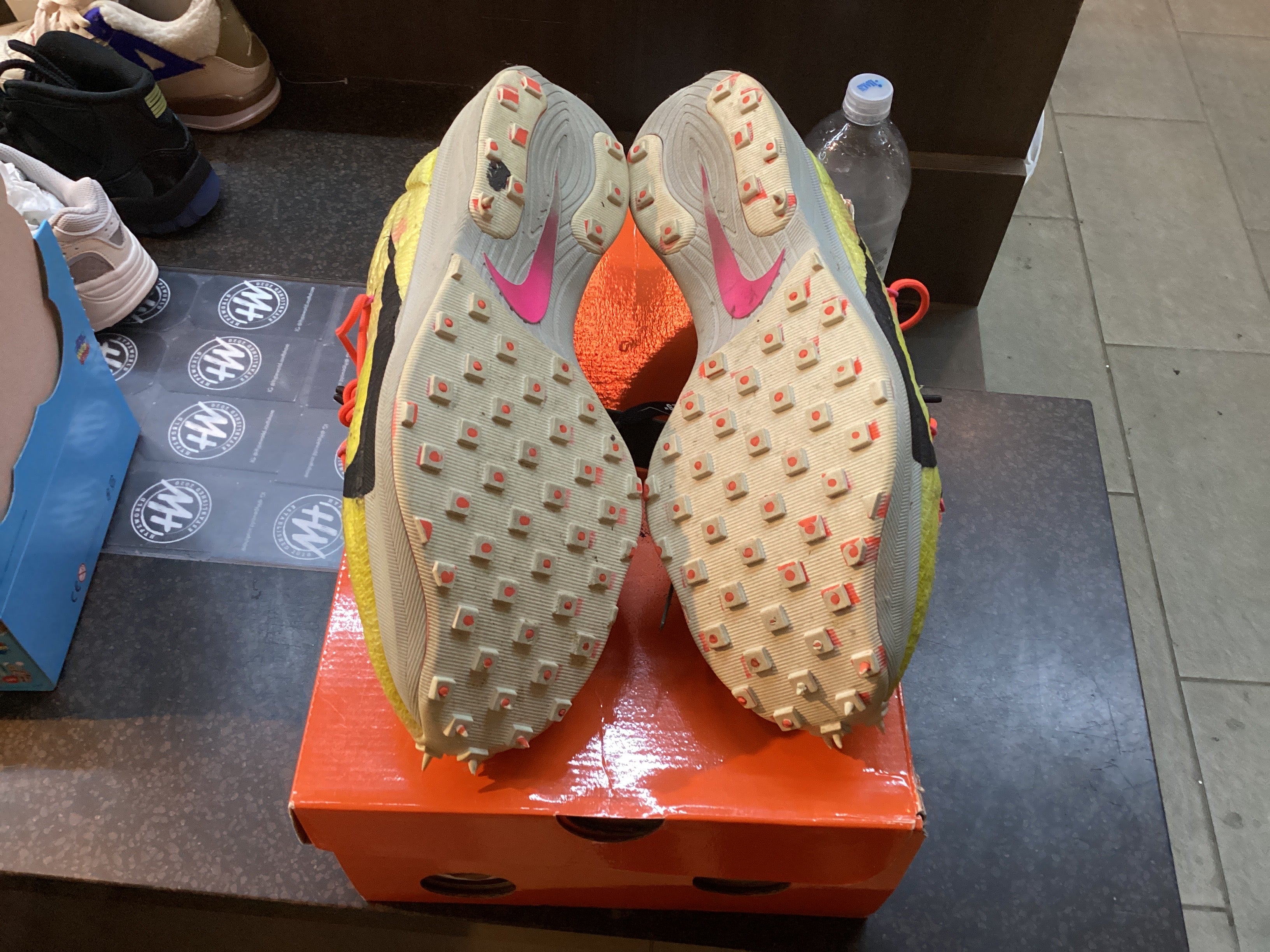 Nike Vapor Street Off-White Tour Yellow (Women’s) 12W/10.5M