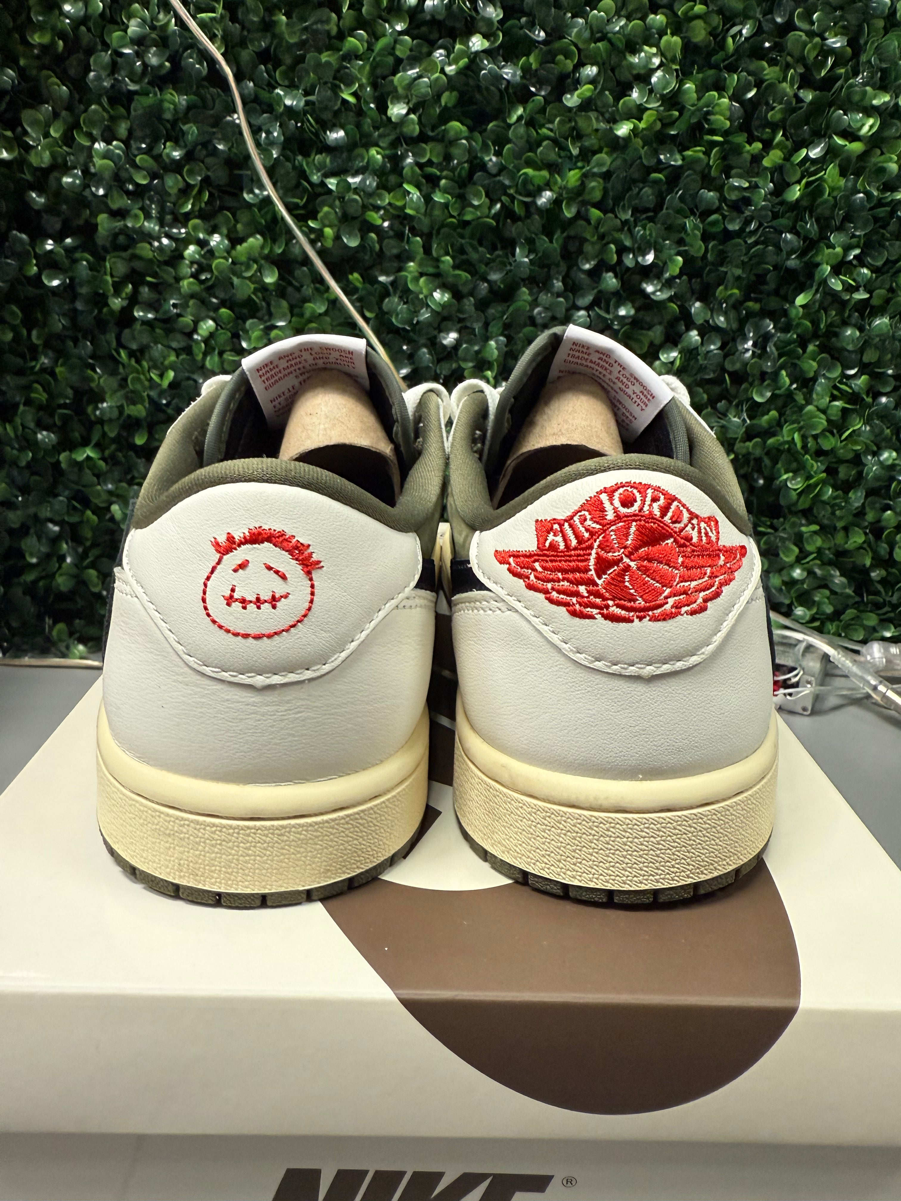 Jordan 1 Low X Travis Scott "Medium Olive" Size 7.5 Preowned
