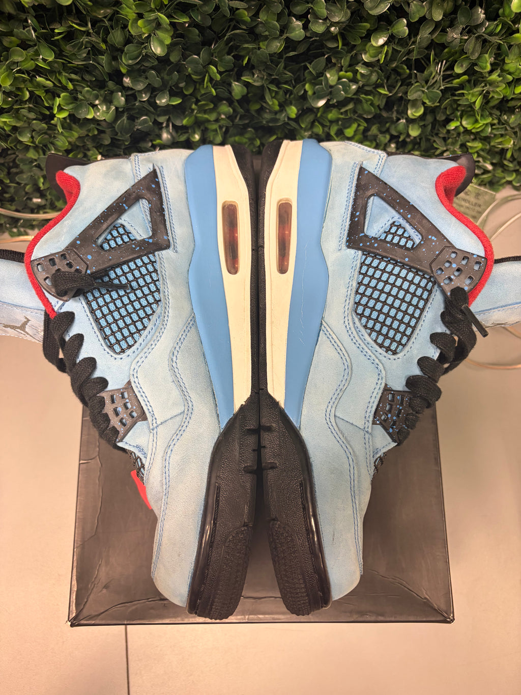 Jordan 4 Retro "Travis Scott Cactus Jack" Size 8.5 Preowned